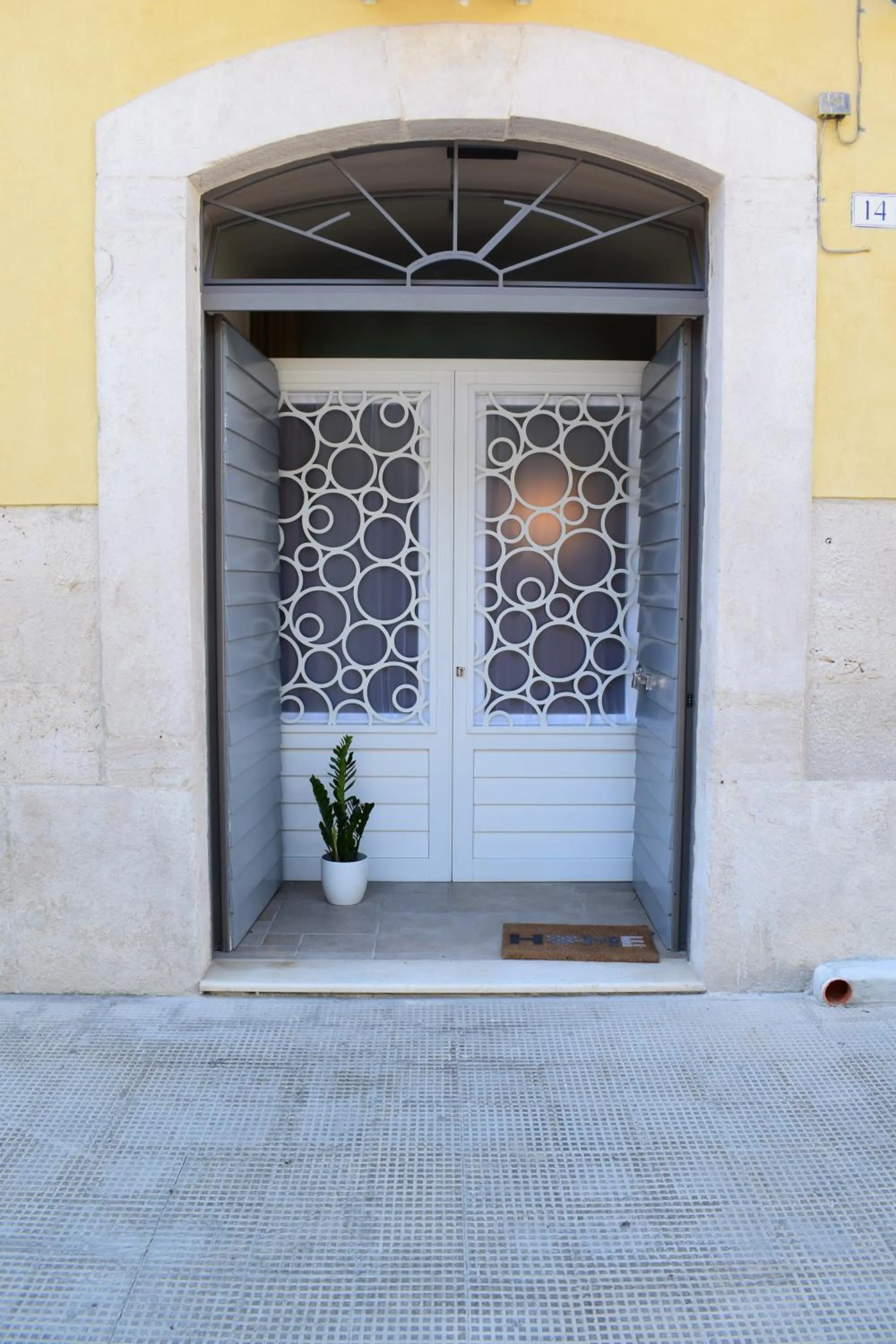 Facade/entrance in OroVerde Rooms & Suite nel cuore di Trani