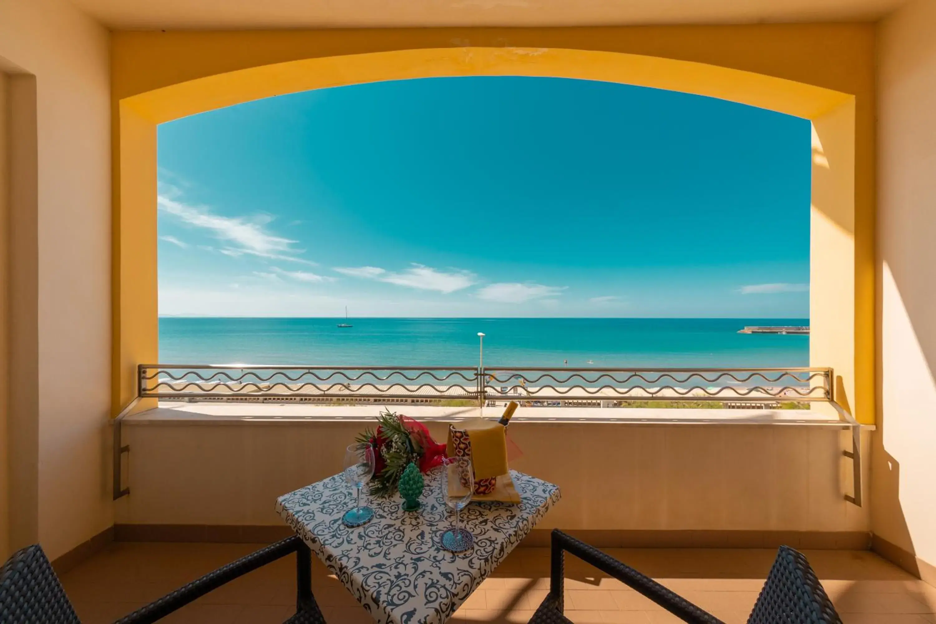 Superior Triple Room with Sea View in Hotel Riva Del Sole Superior Triple Room with Sea View in Hotel Riva Del Sole