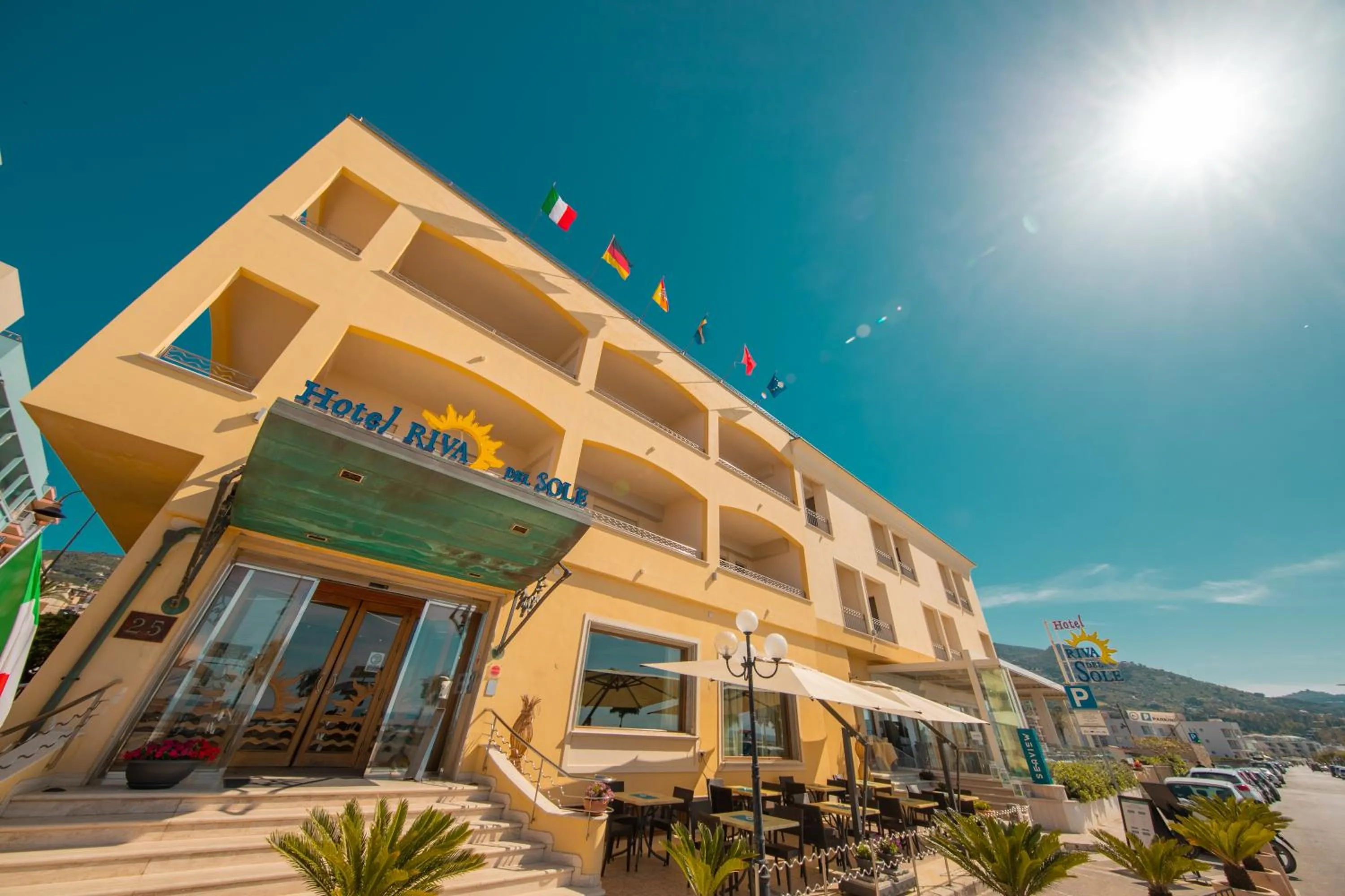 Property building in Hotel Riva Del Sole