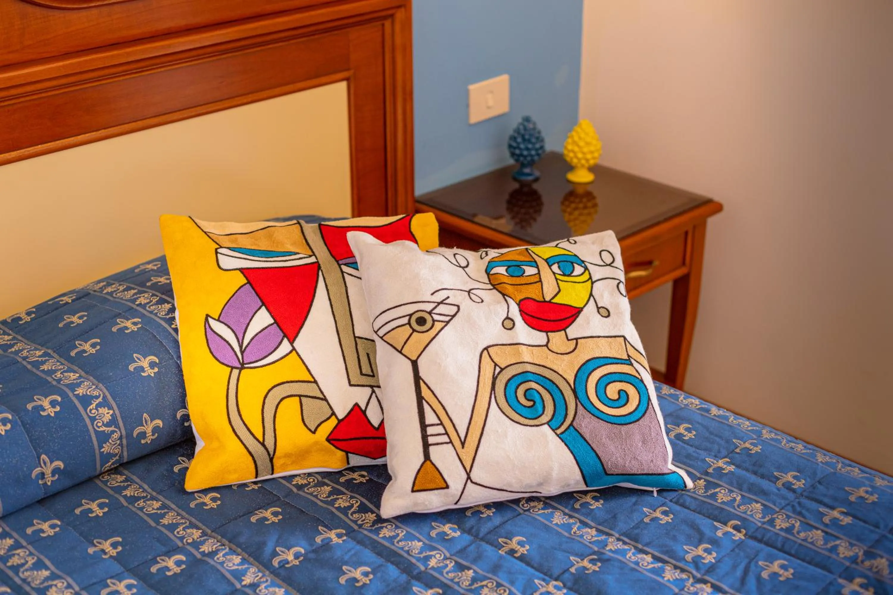 Bed in Hotel Riva Del Sole