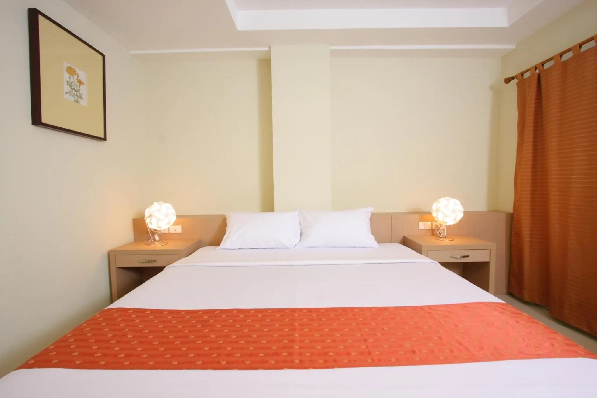 Photo of the whole room, Bed in Sunday Platinum Suites