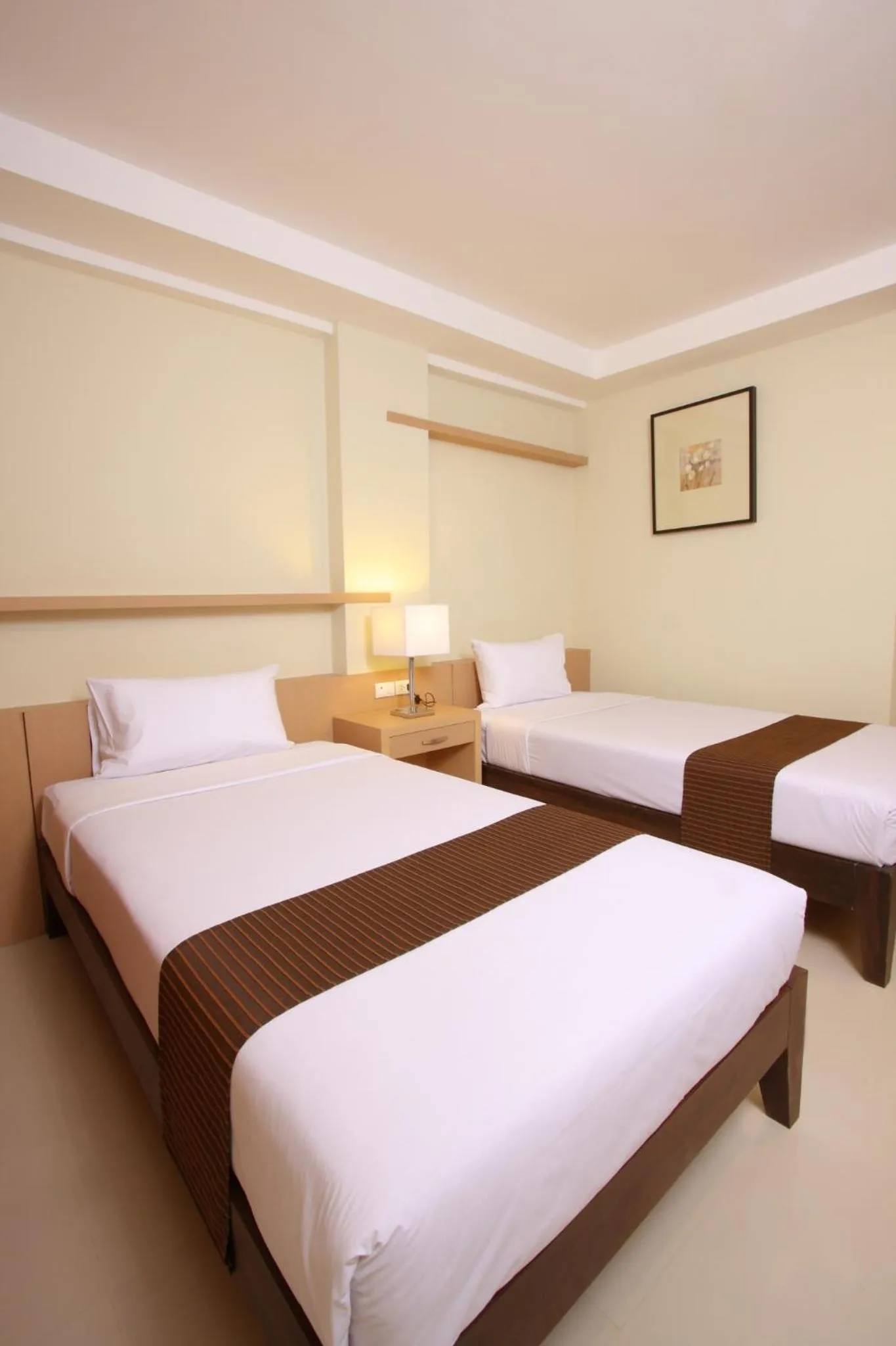 Photo of the whole room, Bed in Sunday Platinum Suites