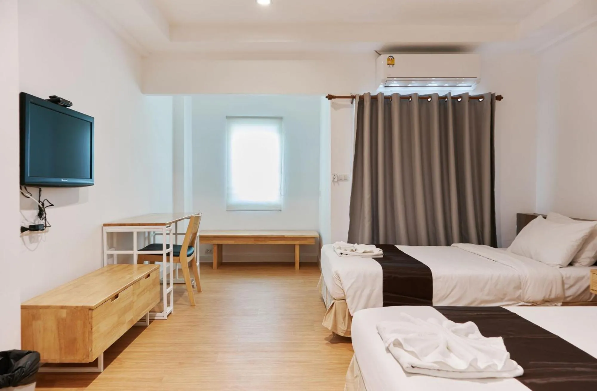 Bedroom, Bed in Sunday Platinum Suites