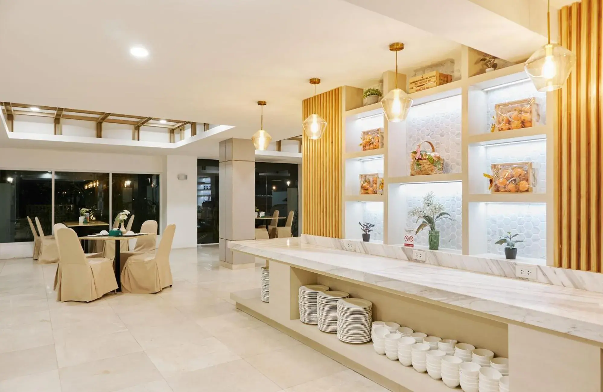 Restaurant/places to eat in Sunday Platinum Suites Restaurant/places to eat in Sunday Platinum Suites