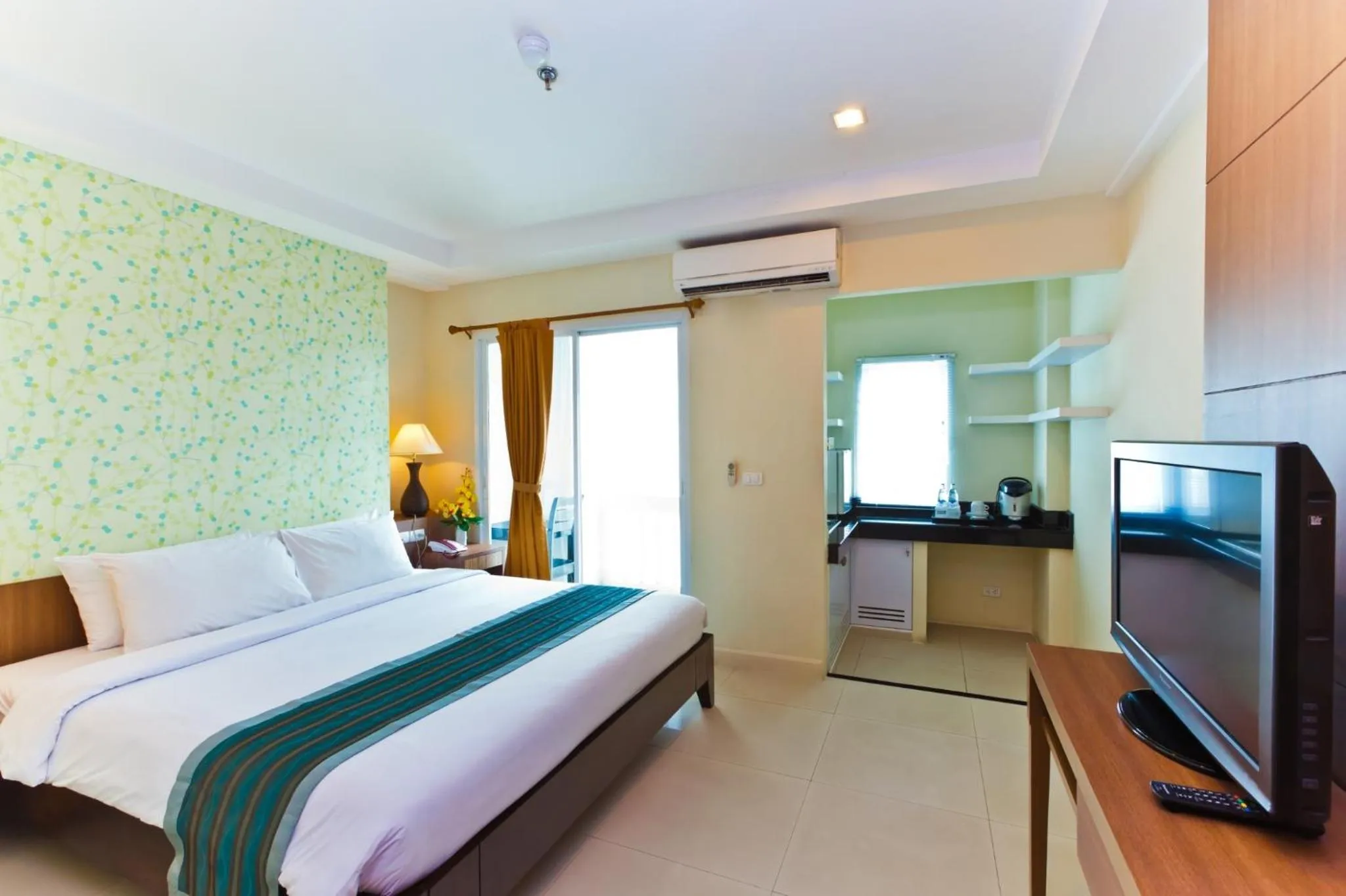 TV and multimedia, Bed in Sunday Platinum Suites