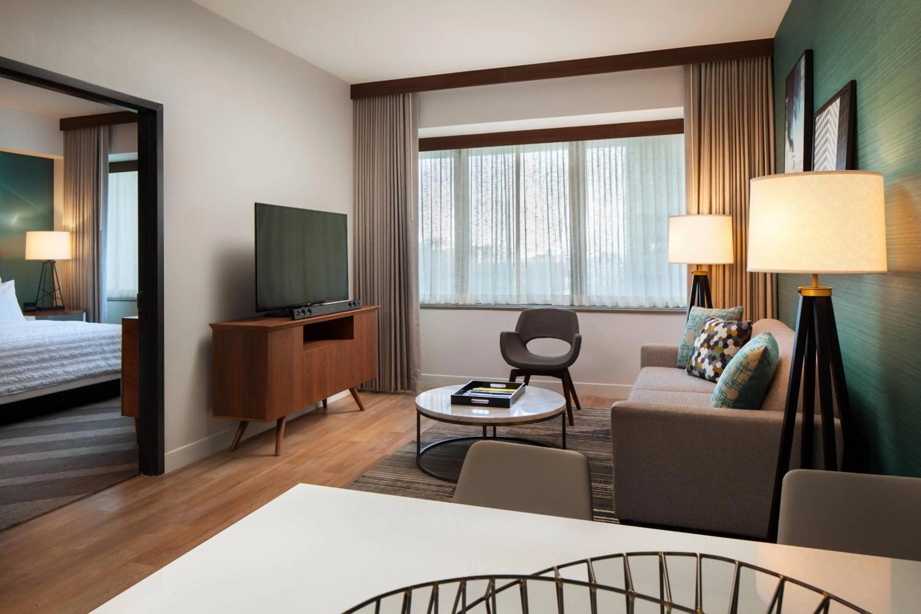 Photo of the whole room, Bed in Le Meridien Houston Downtown