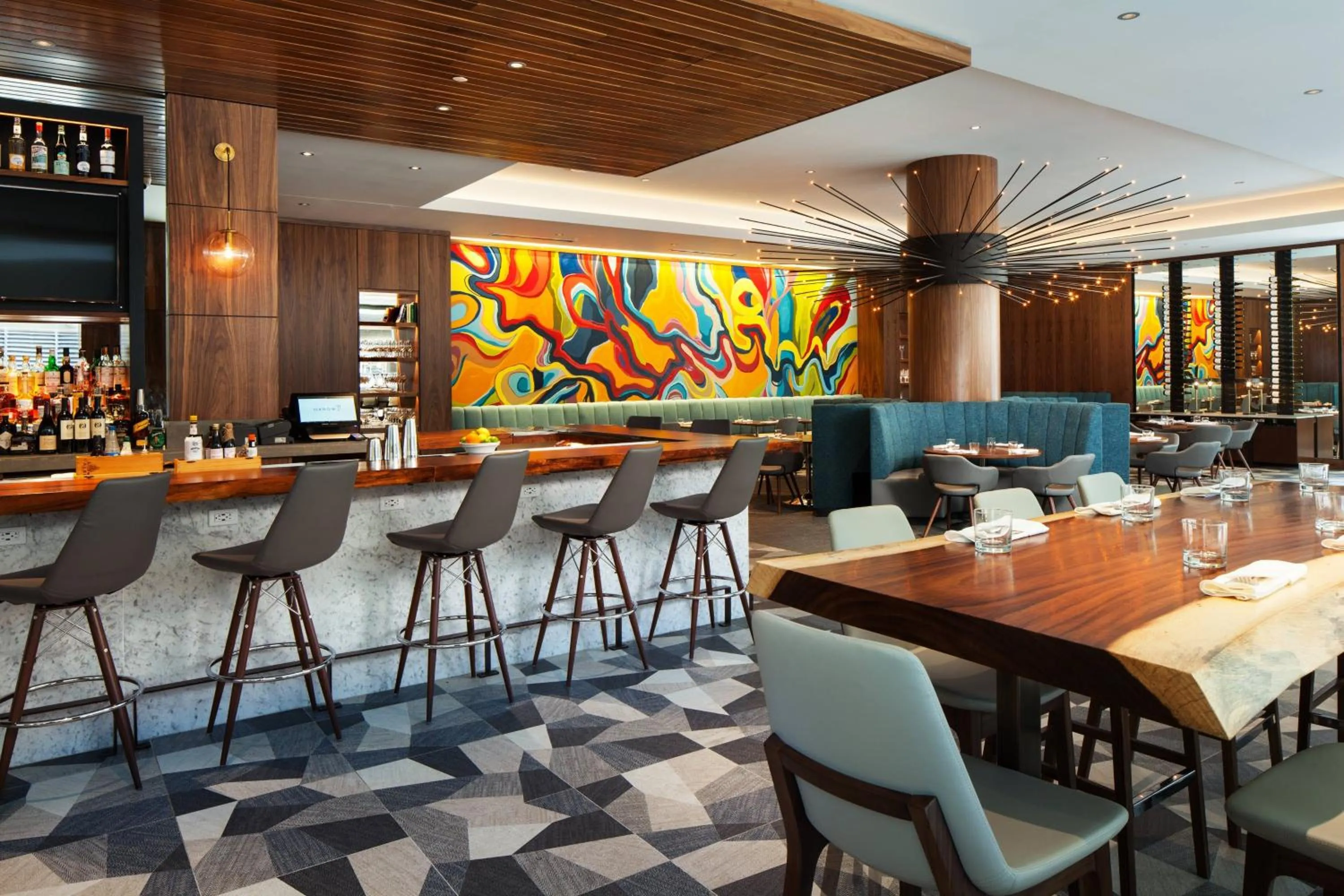 Lounge or bar in Le Meridien Houston Downtown