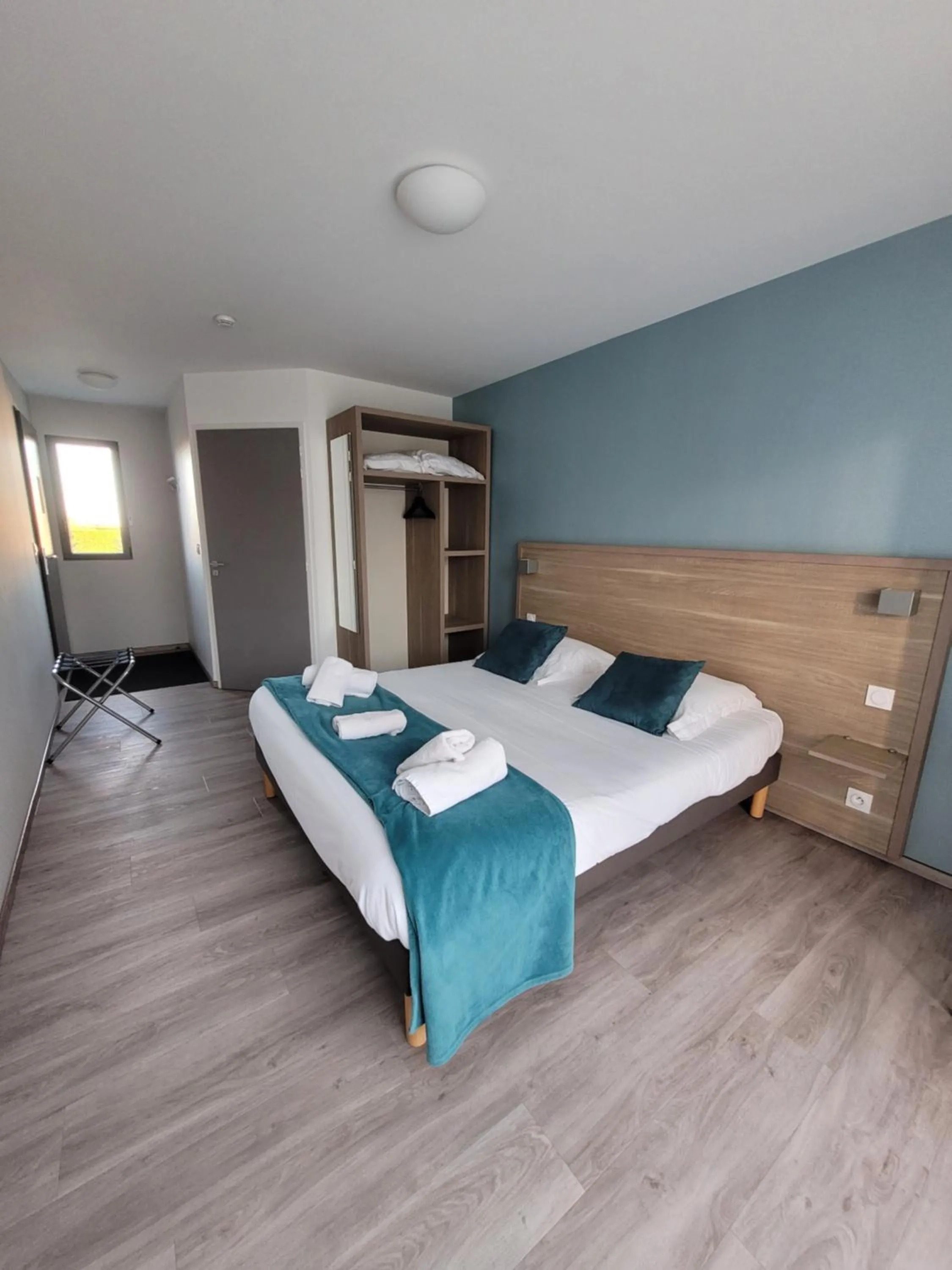 Bed in Hotel Logis Au Moyne de Saire