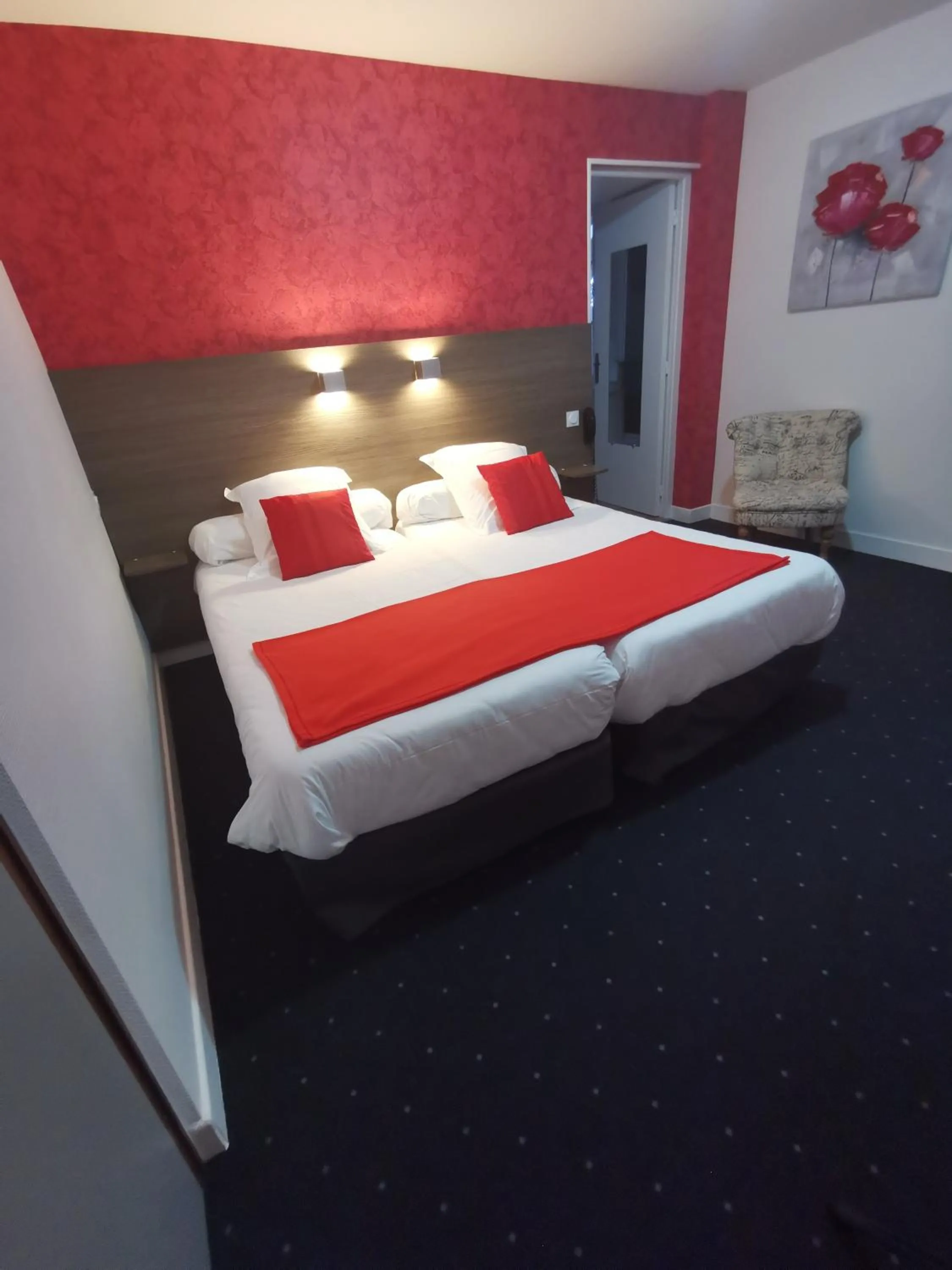 Bedroom, Bed in Hotel Logis Au Moyne de Saire