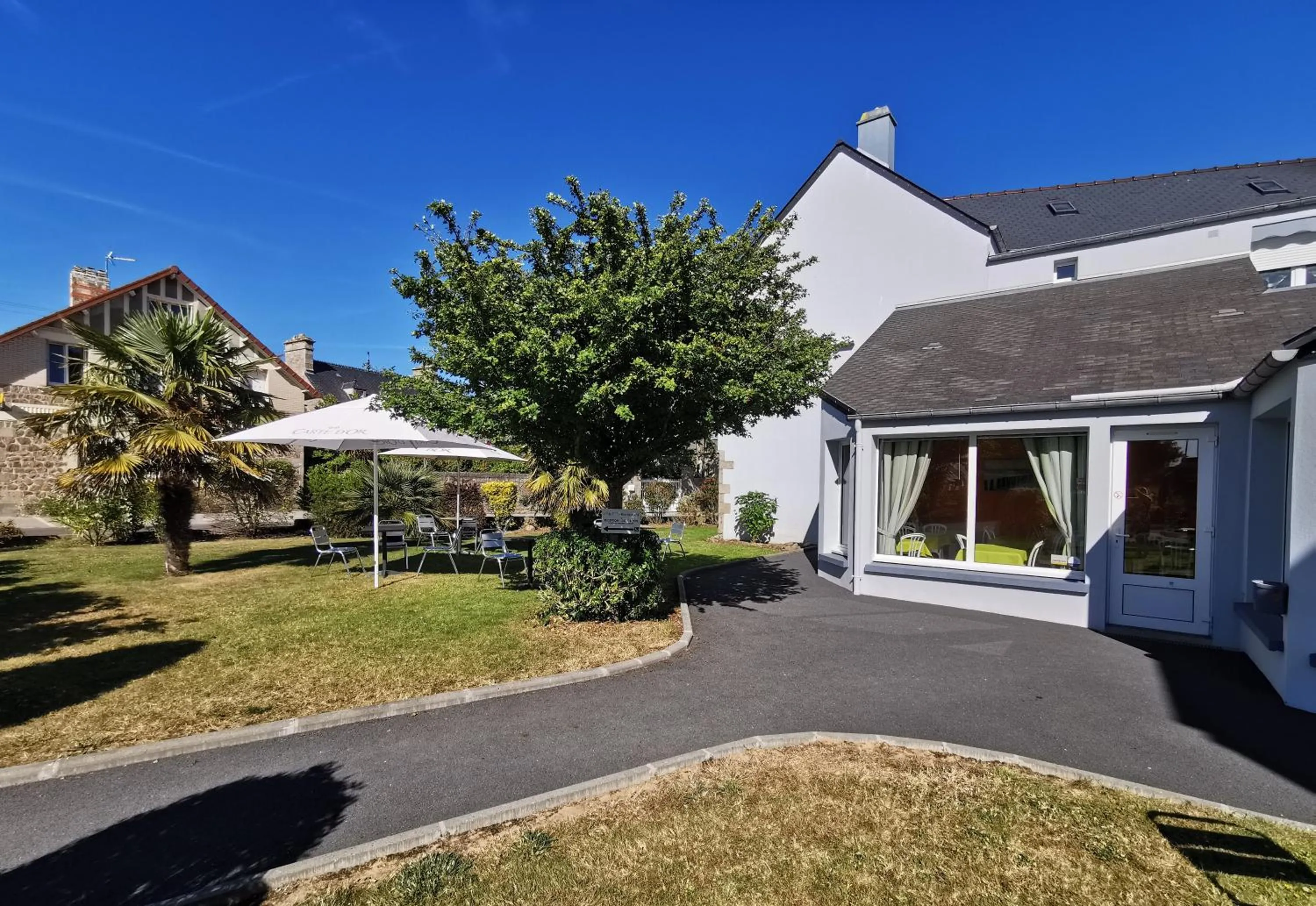 Garden in Hotel Logis Au Moyne de Saire