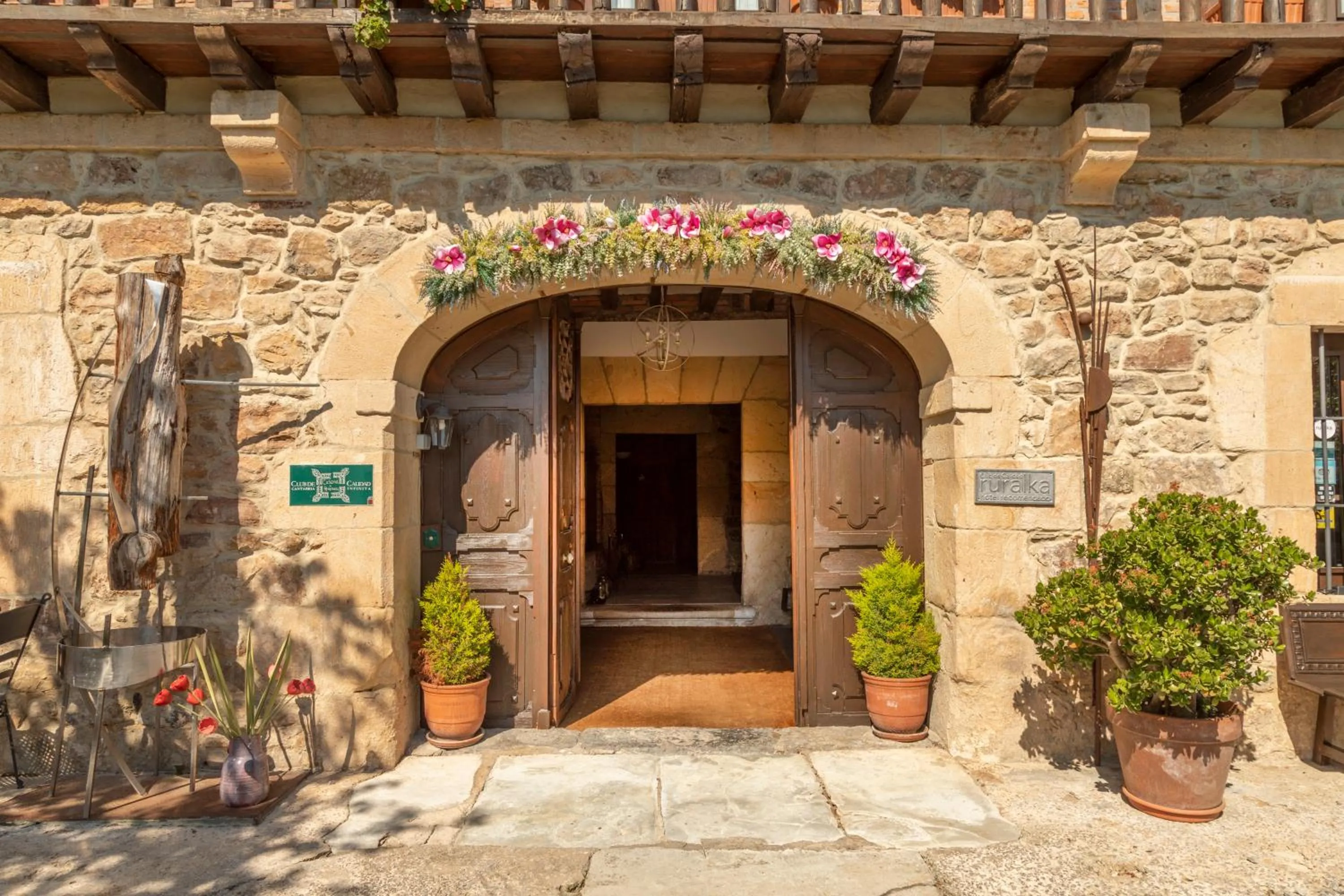 Property building in La Casona de Hermosa
