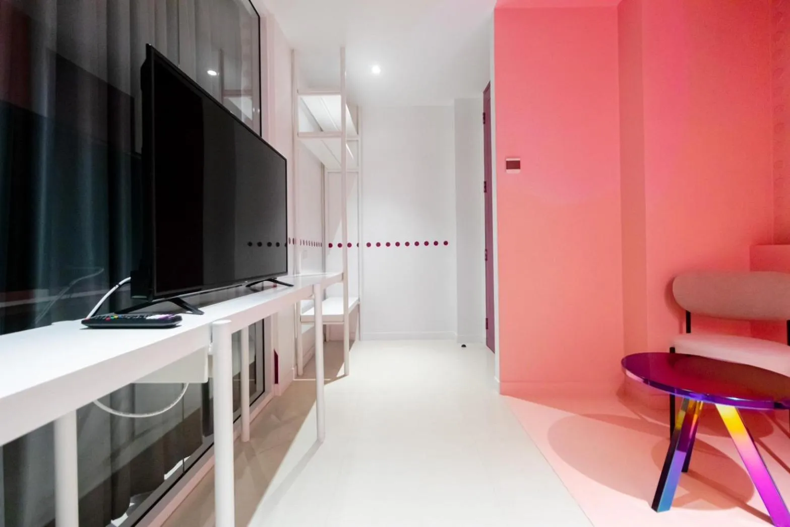 Photo of the whole room in Budacco The Living Place