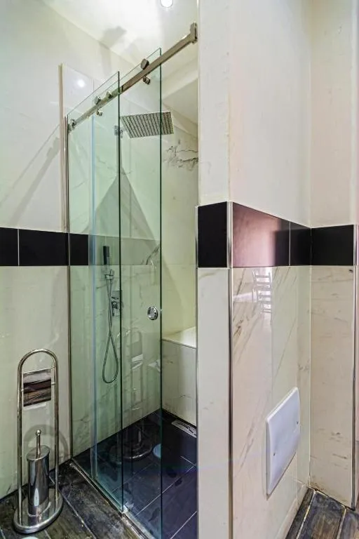 Shower in Covo Degli Angioini