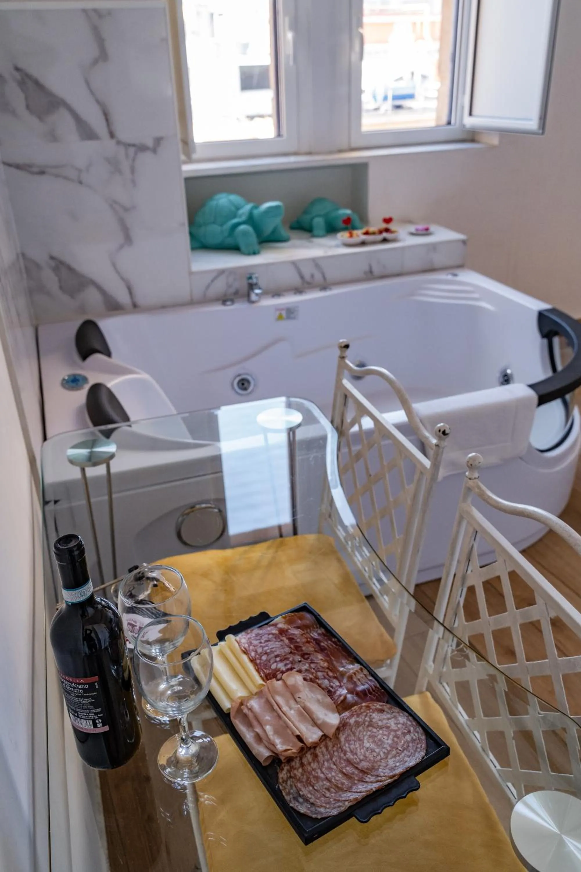 Bath in Covo Degli Angioini