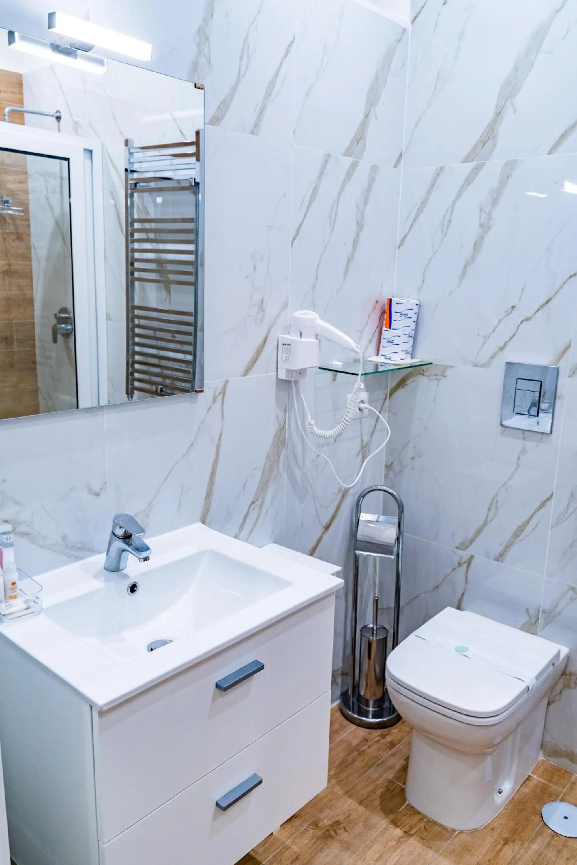 Shower in Covo Degli Angioini