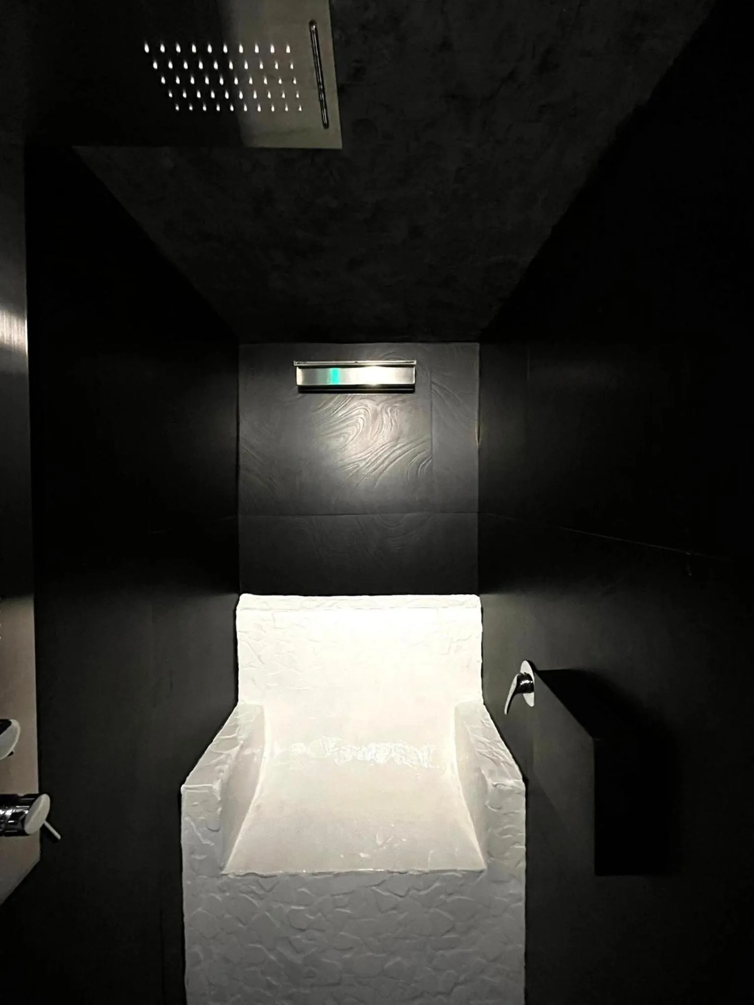 Shower in Covo Degli Angioini