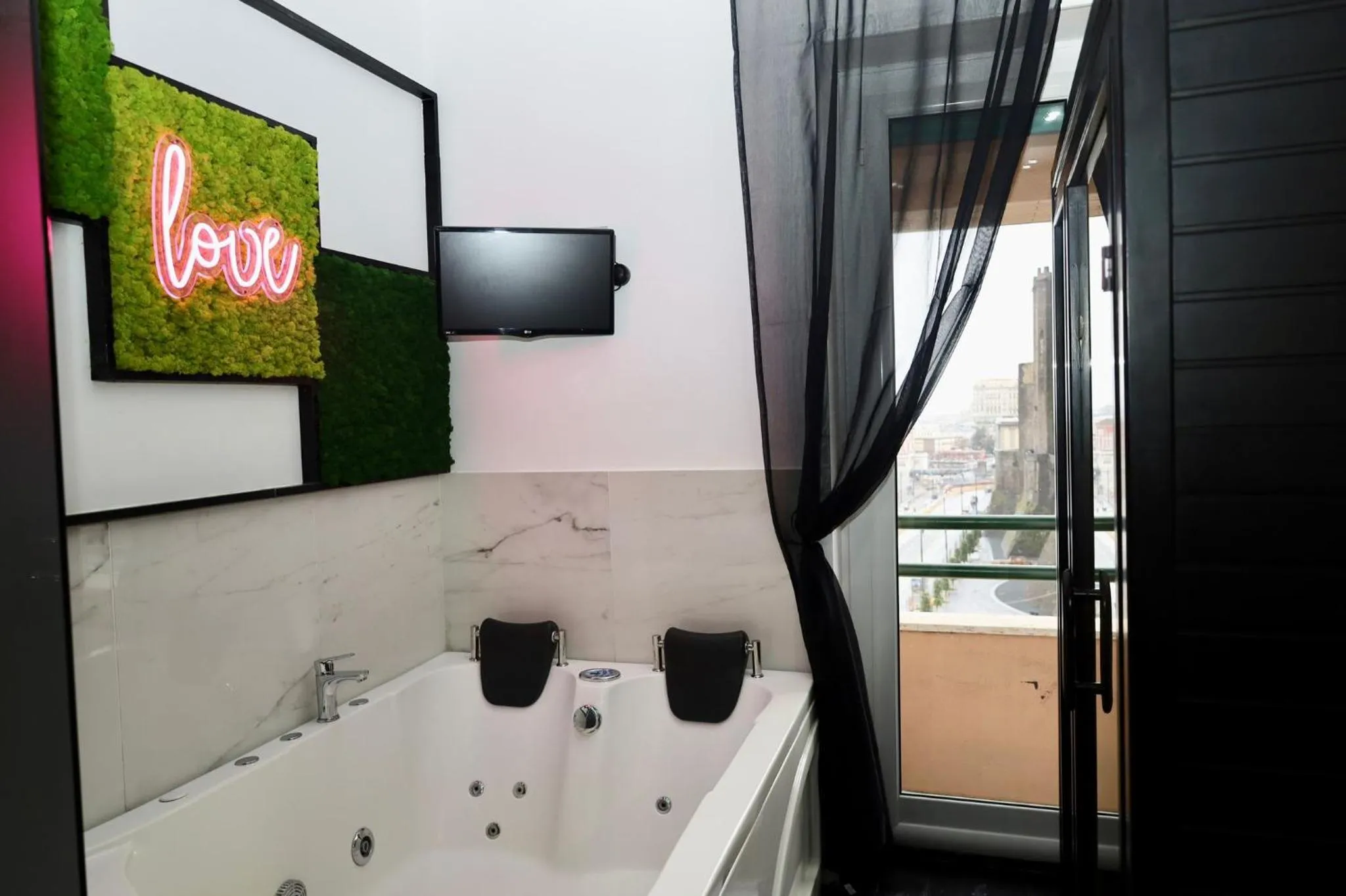 Hot Tub in Covo Degli Angioini