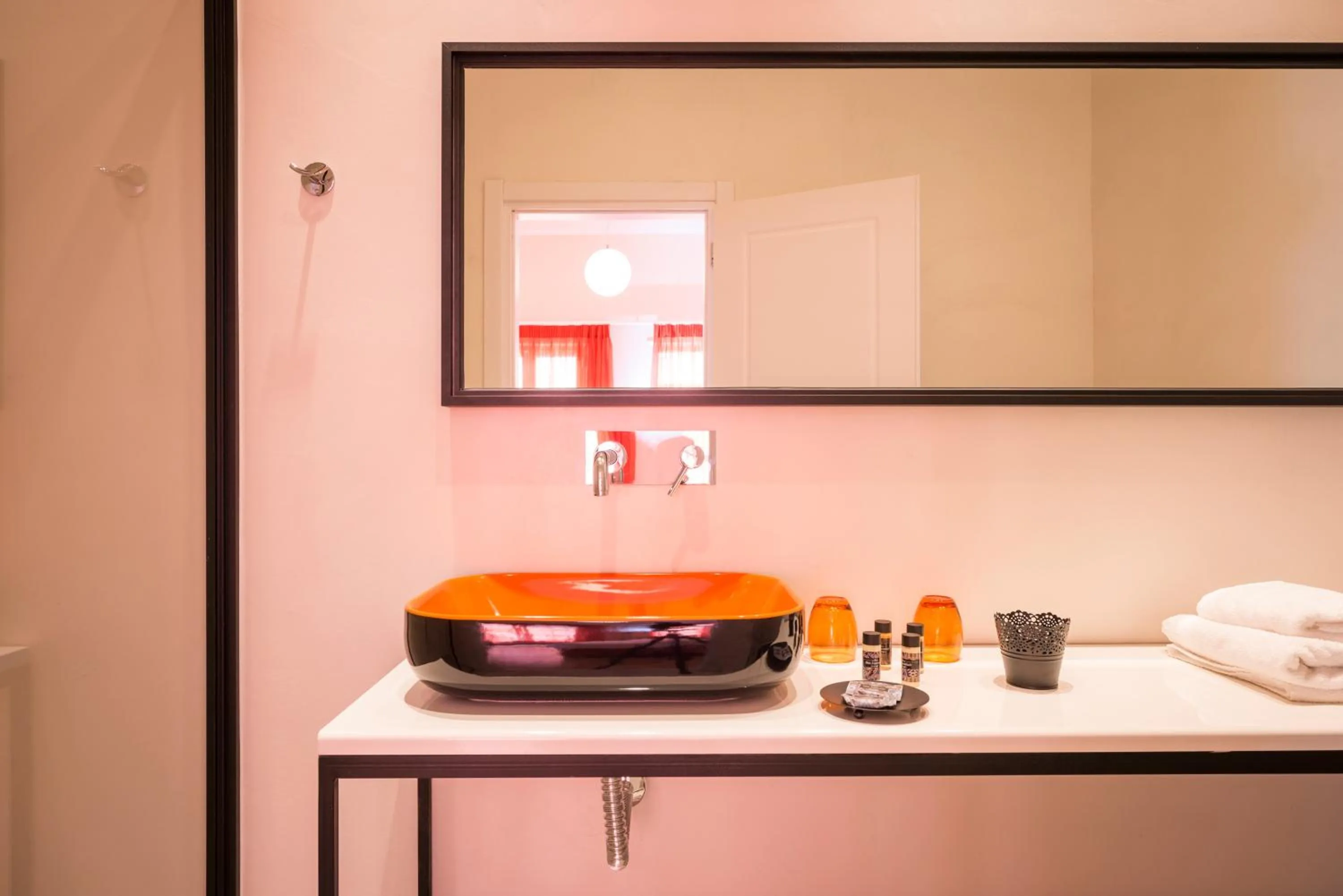 Decorative detail in TheJoy City Suites