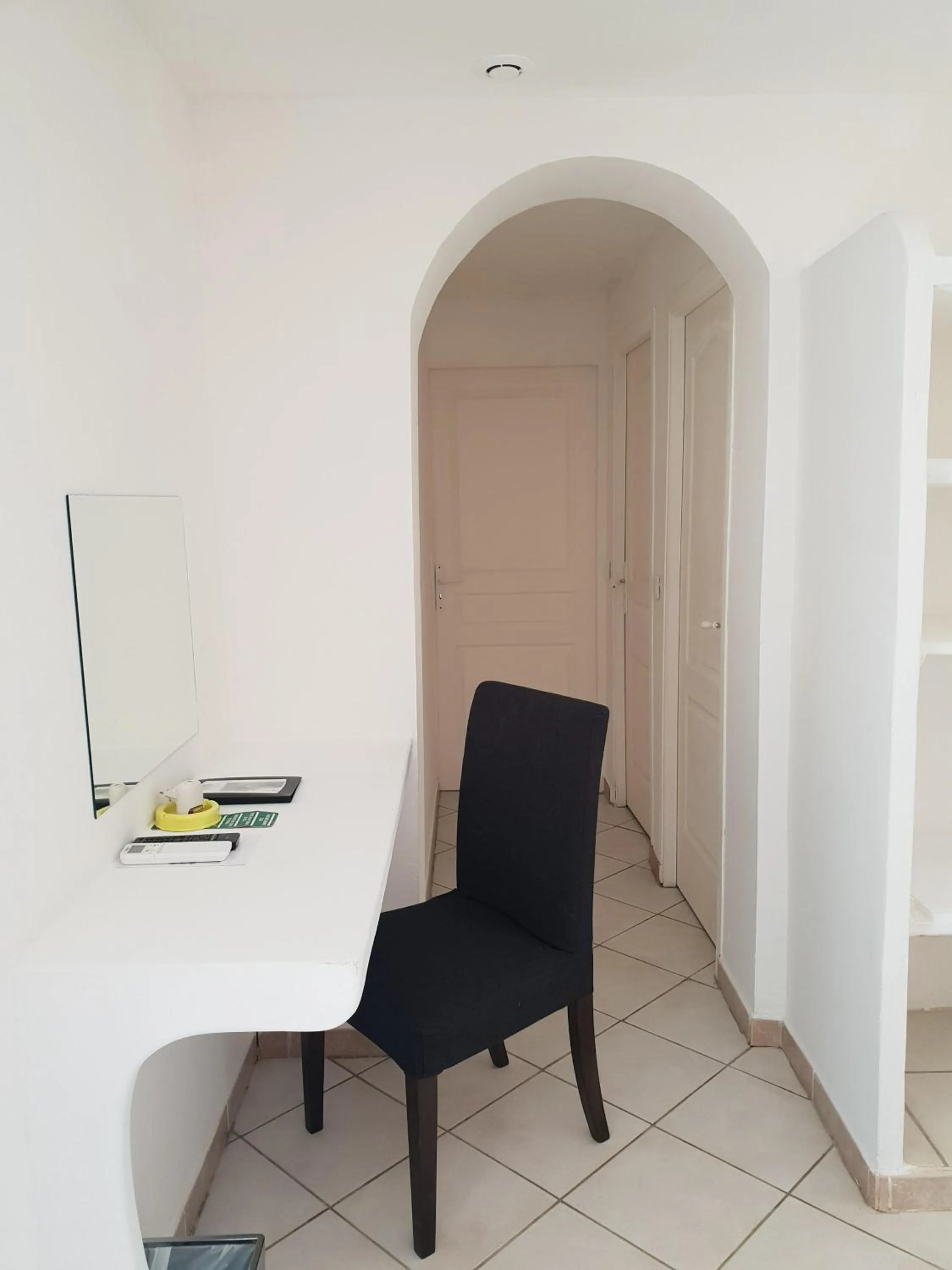 Seating area in Kilina