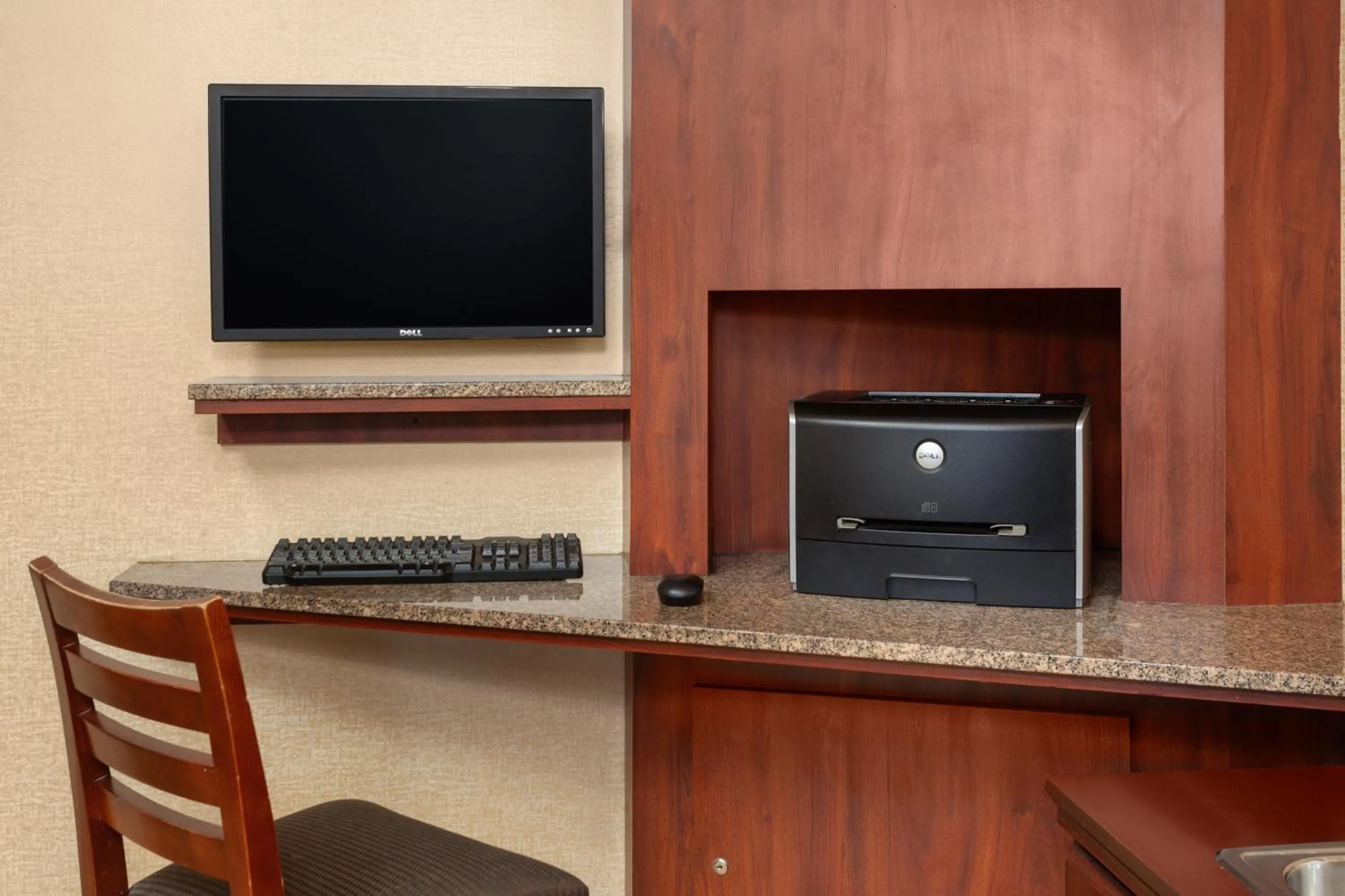 Business facilities in Days Inn by Wyndham Rockford I-90 Walking Distance to Casino
