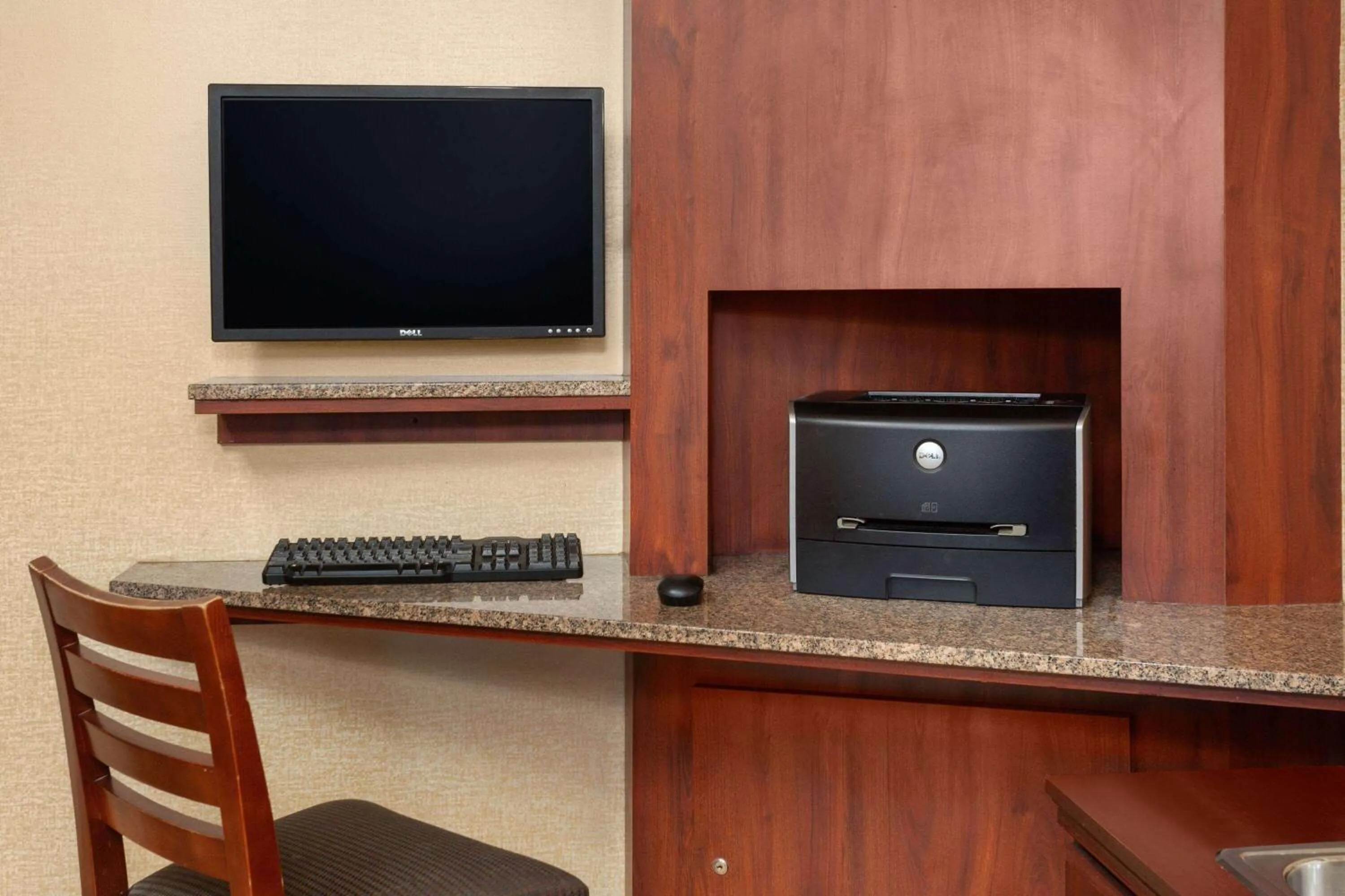 Business facilities in Days Inn by Wyndham Rockford I-90 Walking Distance to Casino