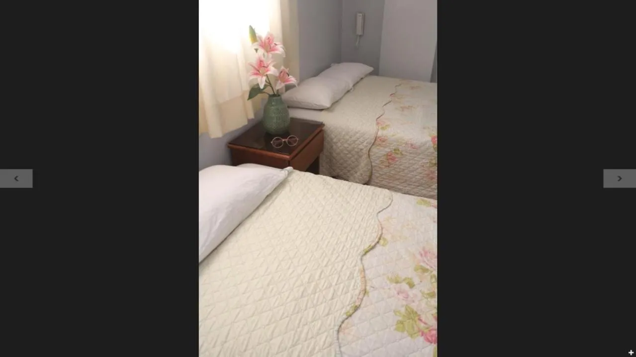 Budget Double Room in Montreal Hostal