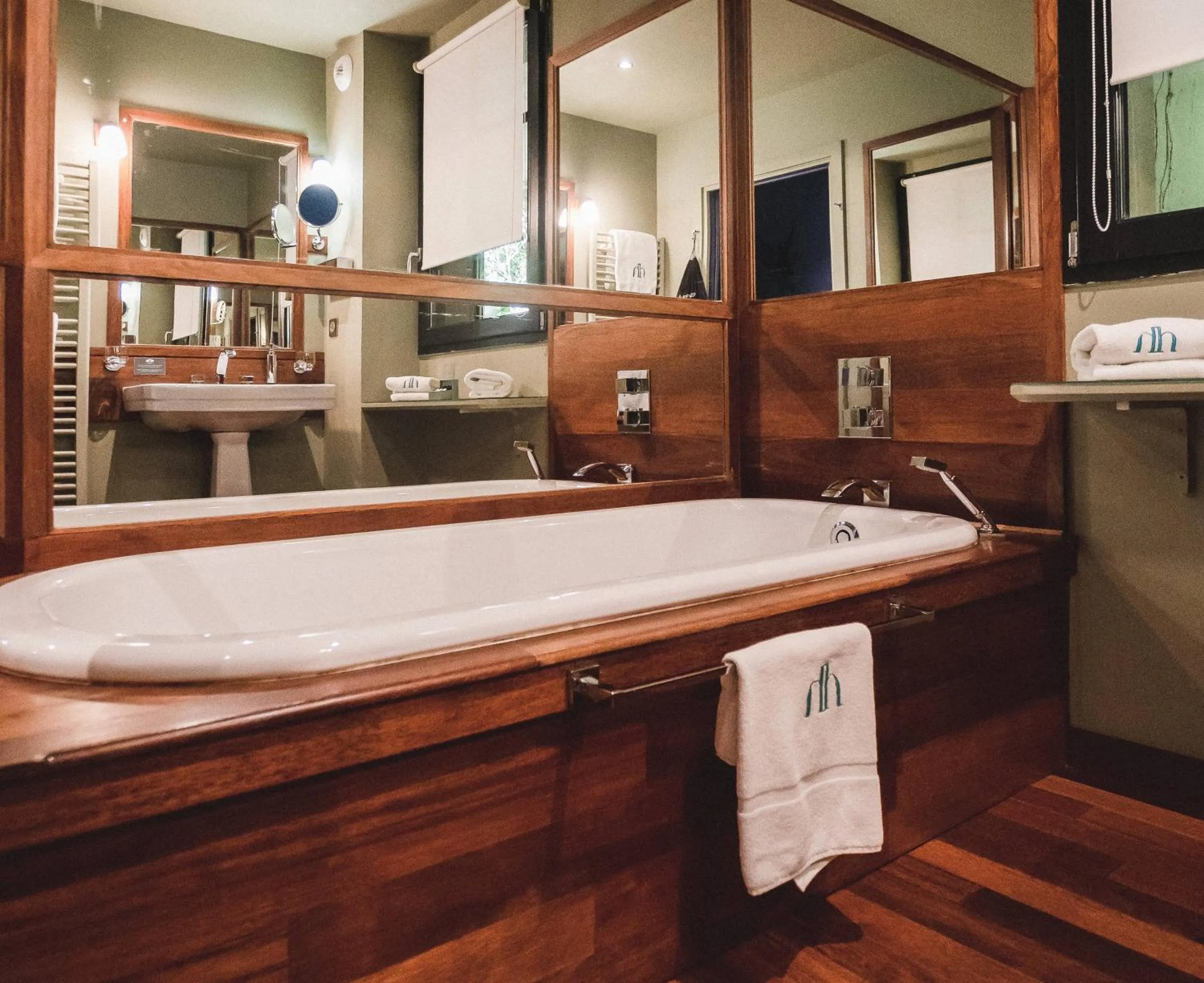 Bathroom in Hôtel Ville d'Hiver