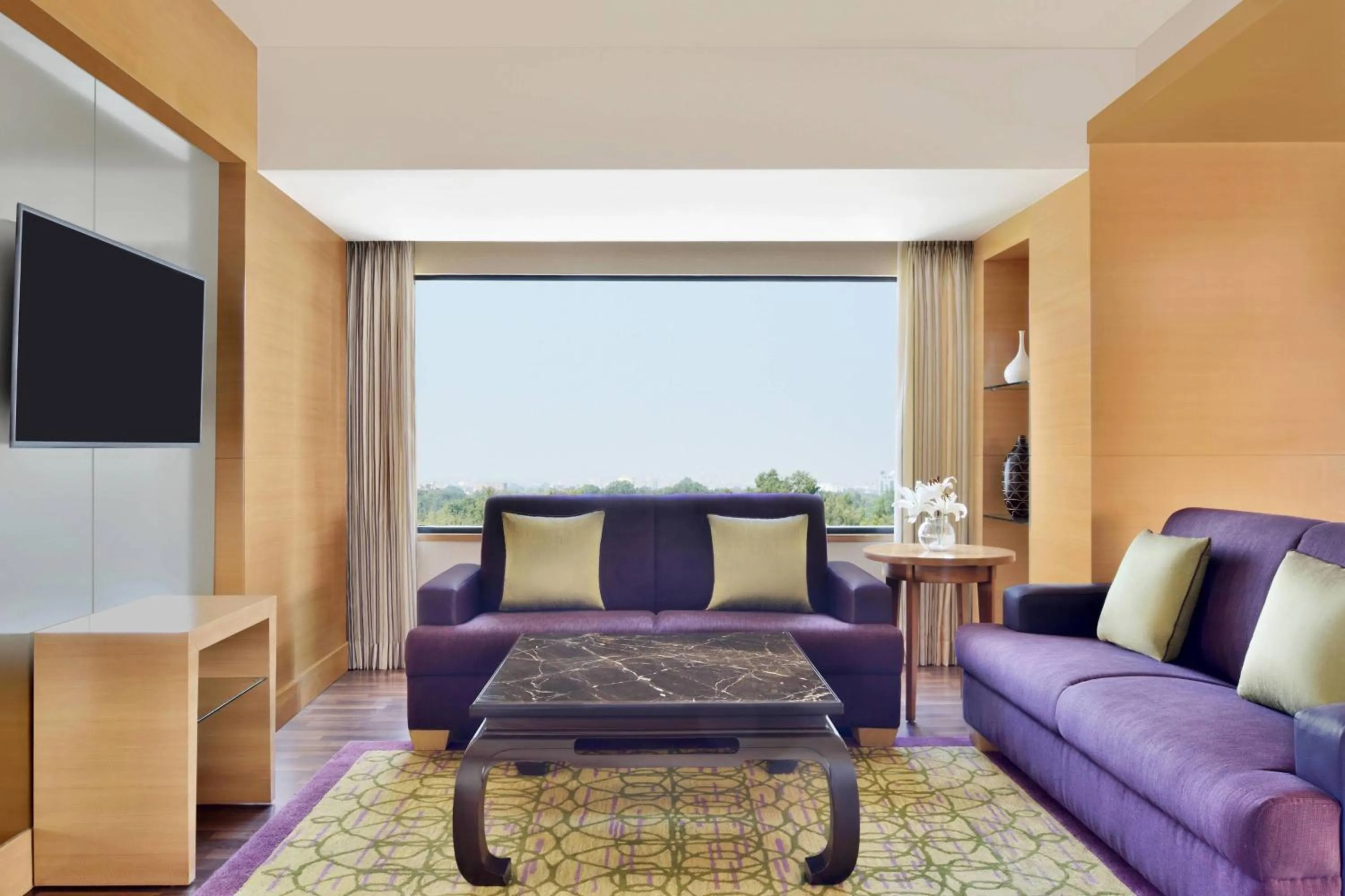 Living room in Courtyard by Marriott Chennai