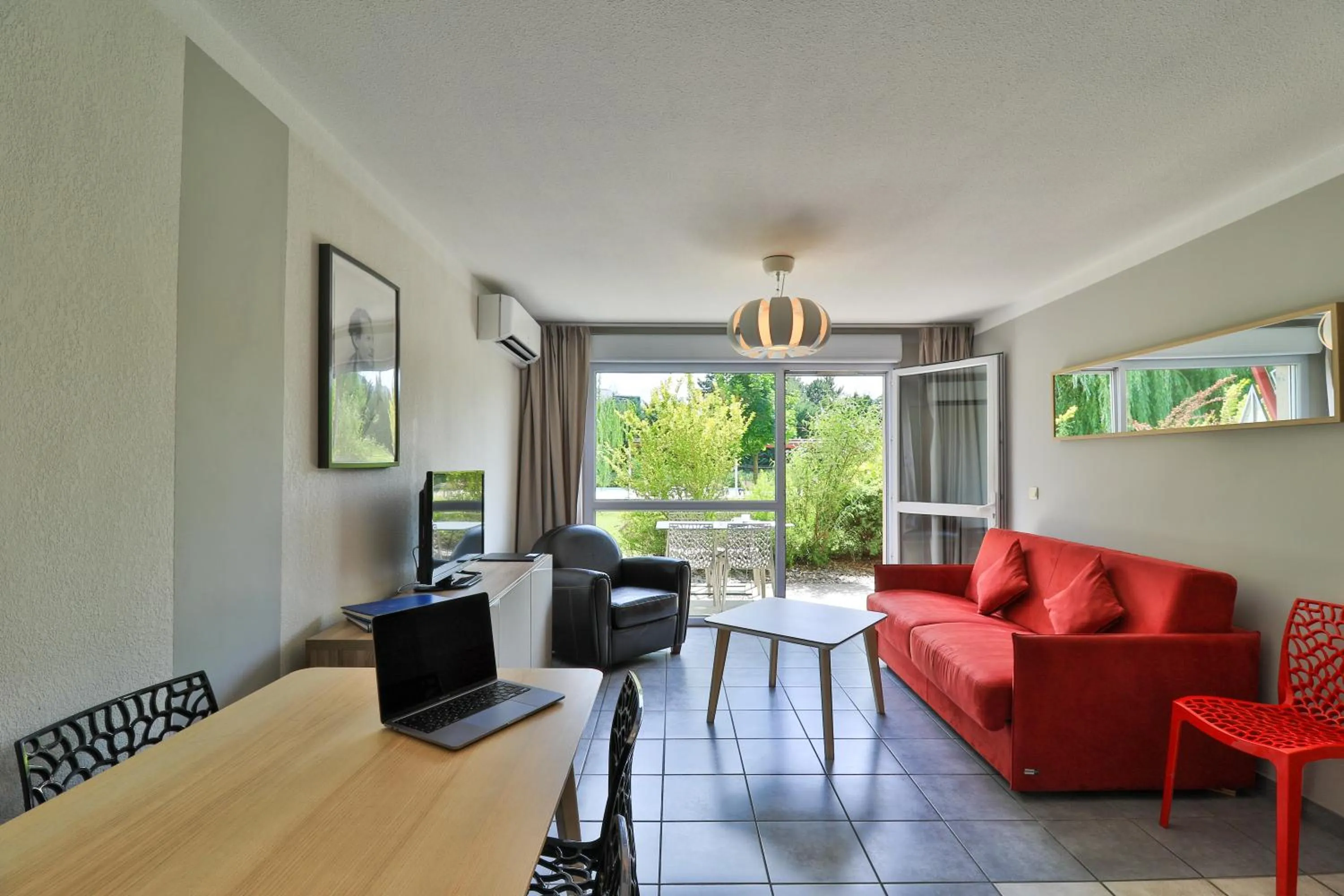 Living room in The Originals Boutique, Hôtel Le Cap, Gap Sud