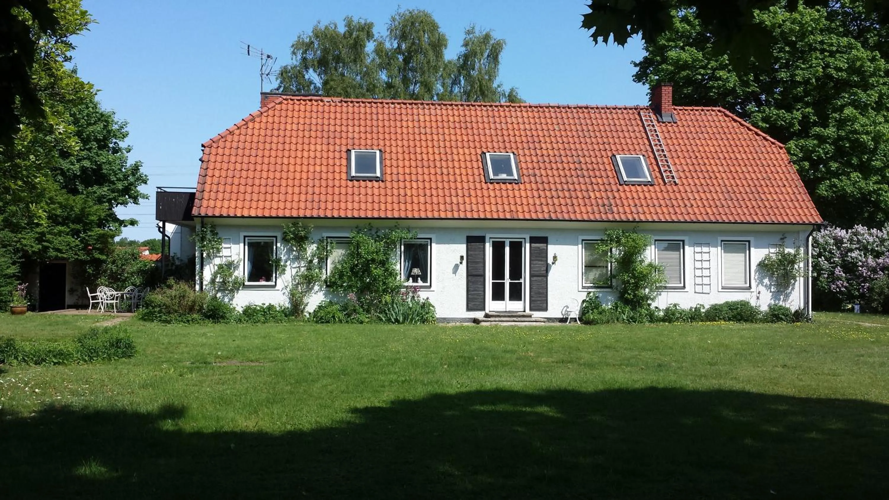 Property building in Villa Signedal Hostel