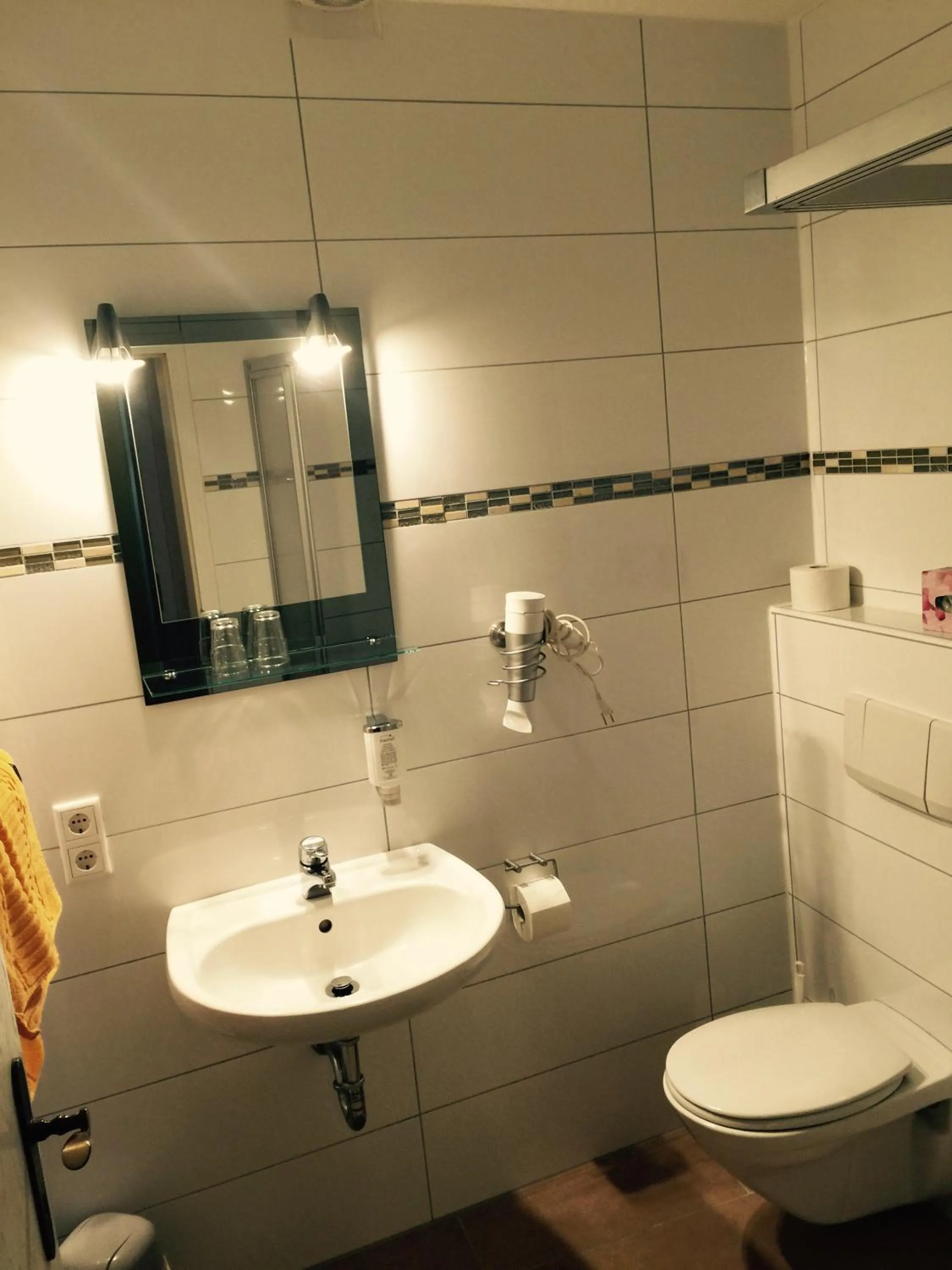 Double Room with Private Bathroom in Alt Wehlheiden