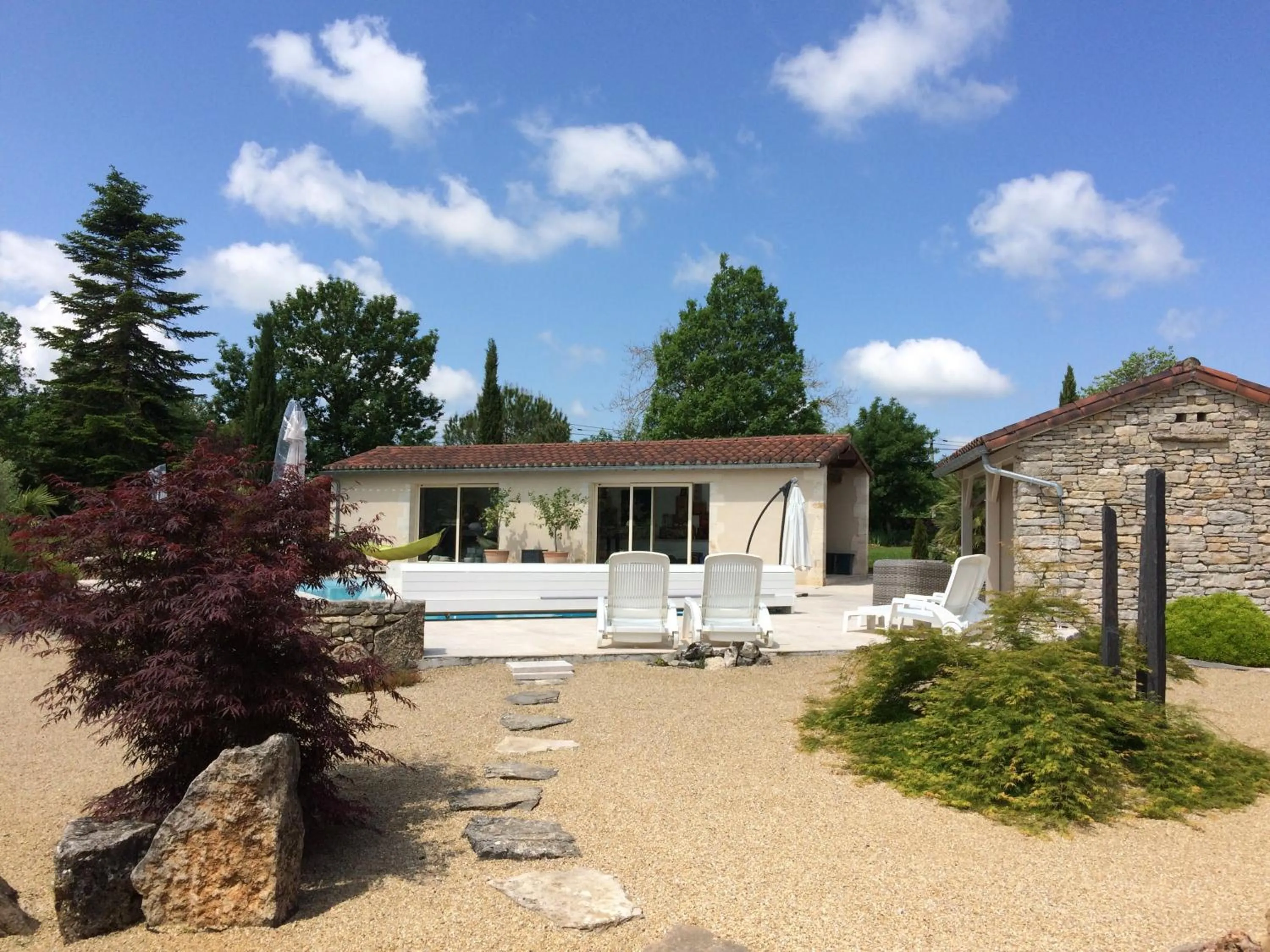 Pool view in Le Couvent