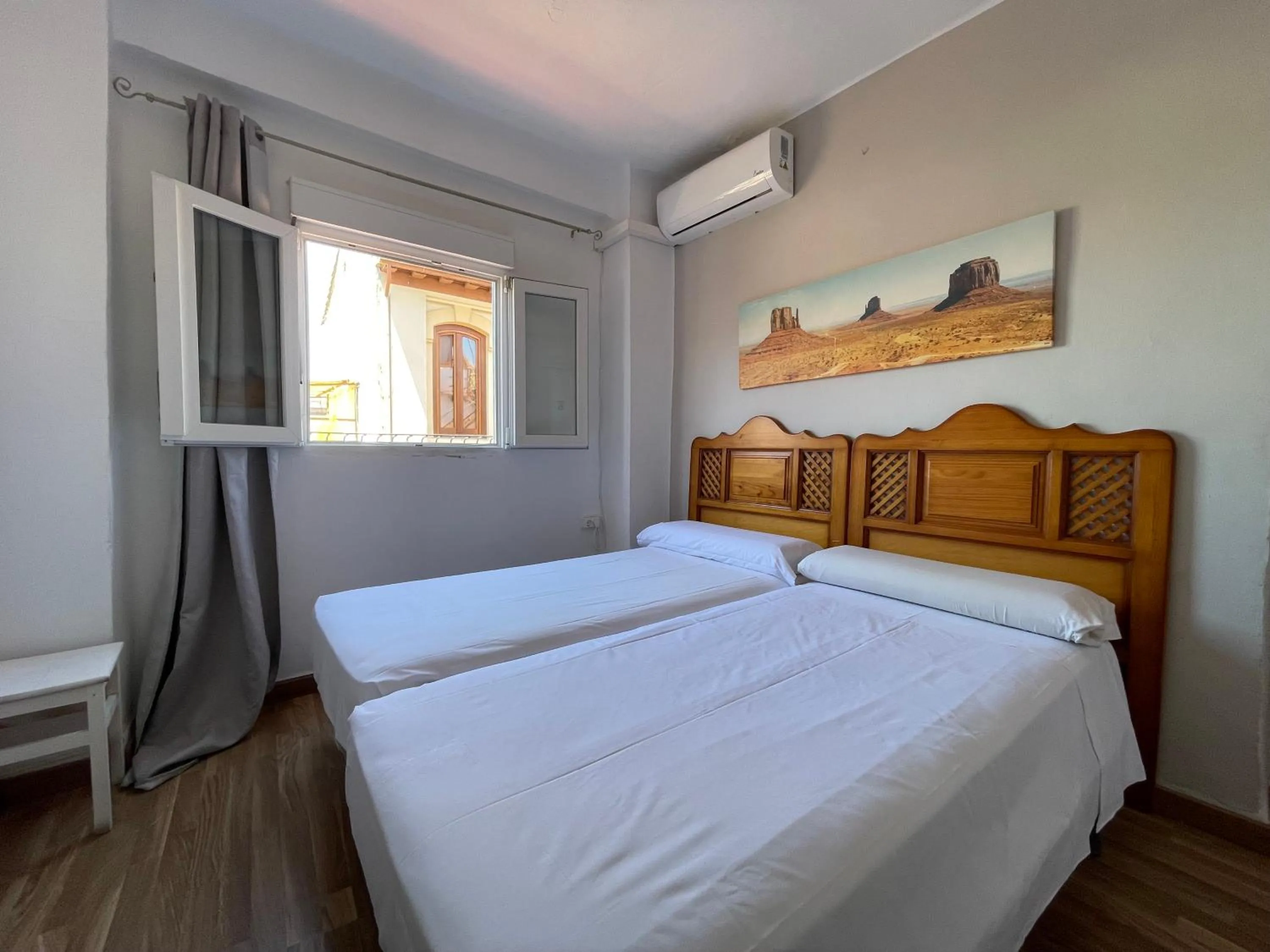 Bed in Pensión Duquesa Bed & Breakfast