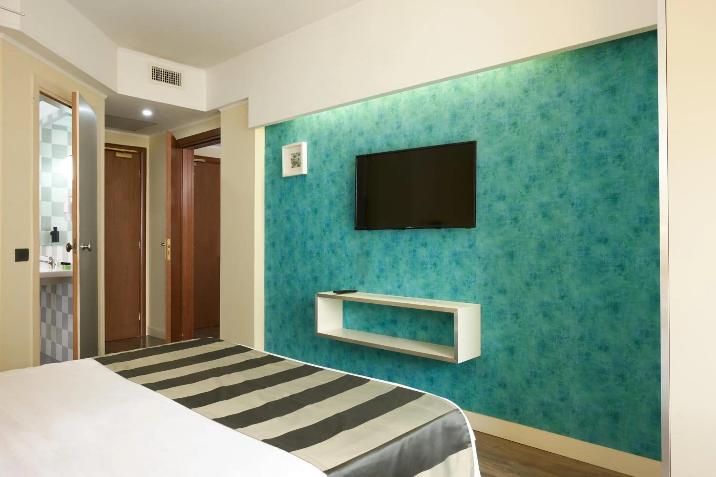 Bedroom, Bed in Hotel Roma Tor Vergata