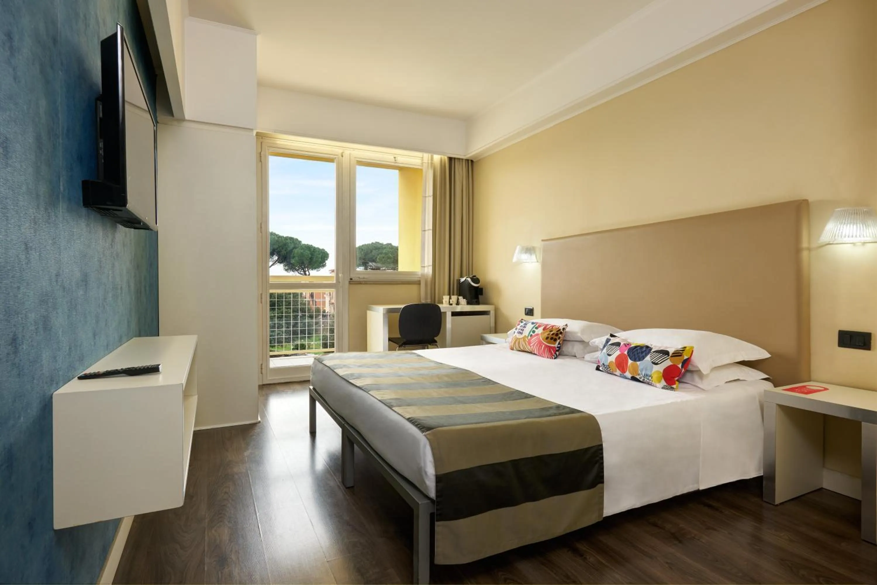 Bedroom, Bed in Hotel Roma Tor Vergata