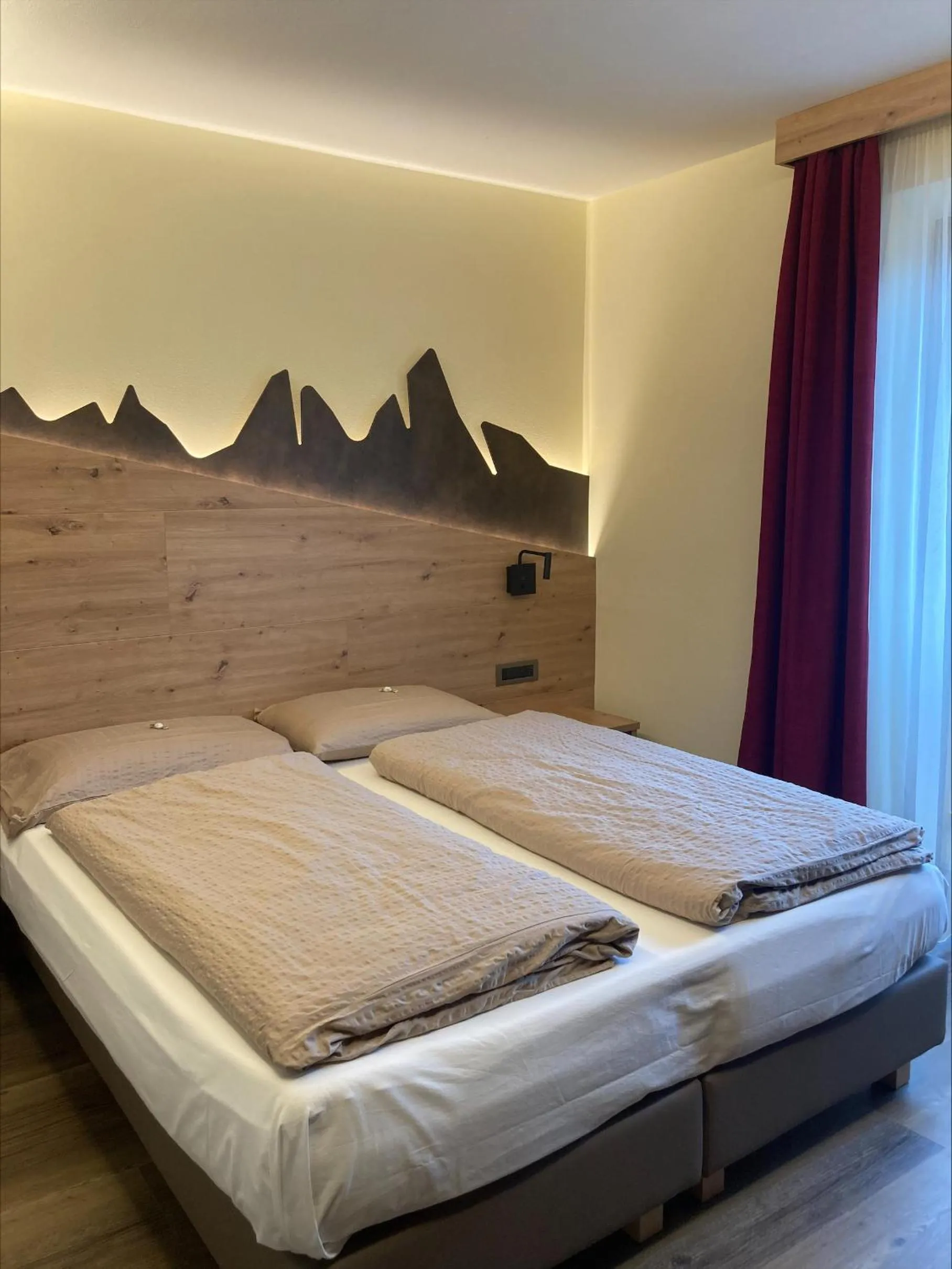 Bedroom, Bed in Berg Hotel Latemar Spitze