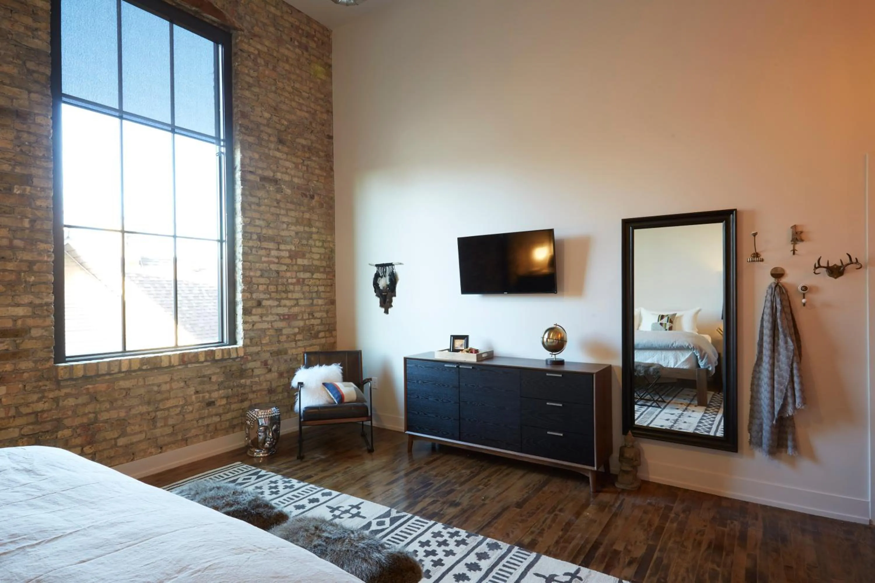 TV and multimedia, Bed in Kinn Guesthouse Bay View