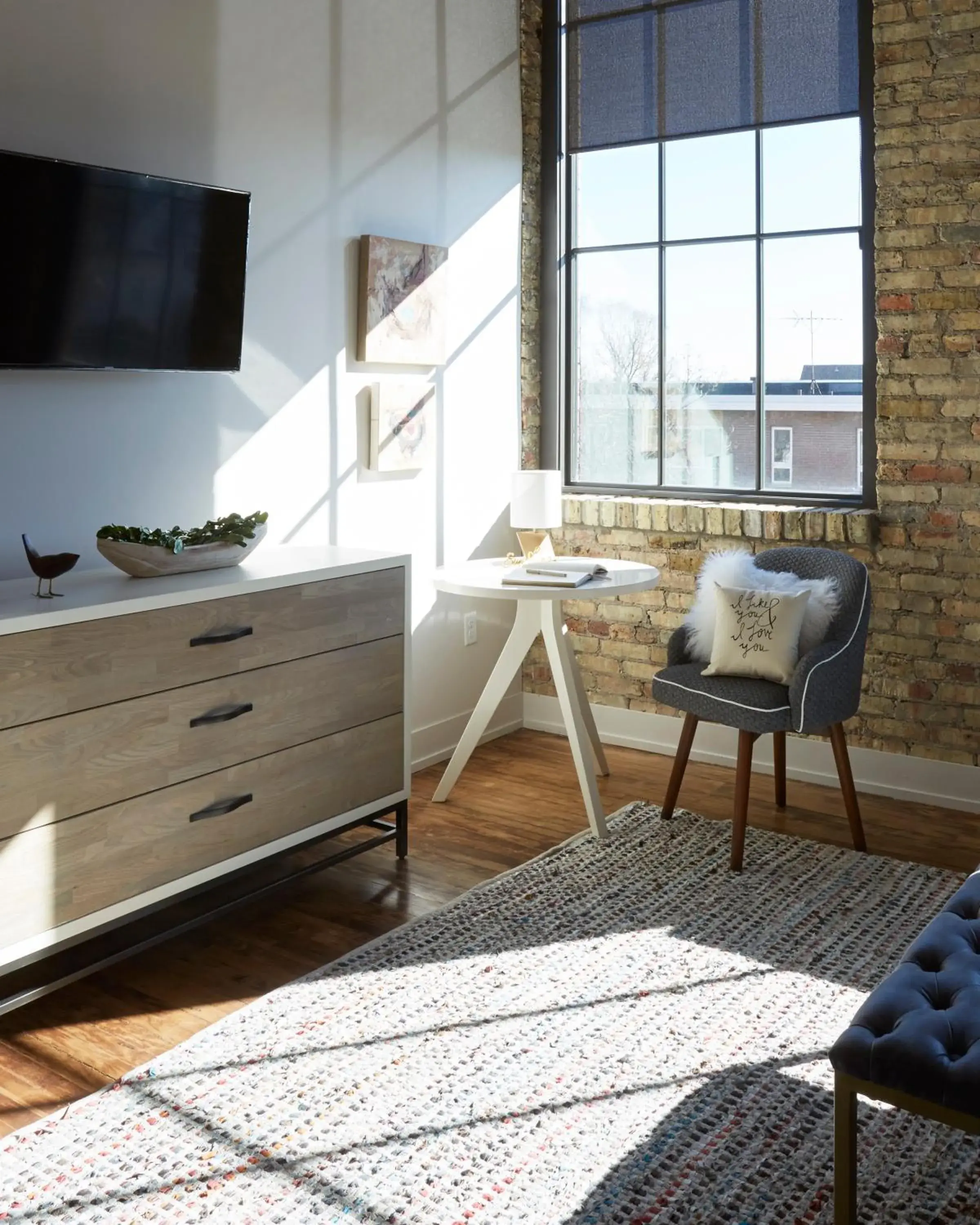 Seating area in Kinn Guesthouse Bay View Seating area in Kinn Guesthouse Bay View