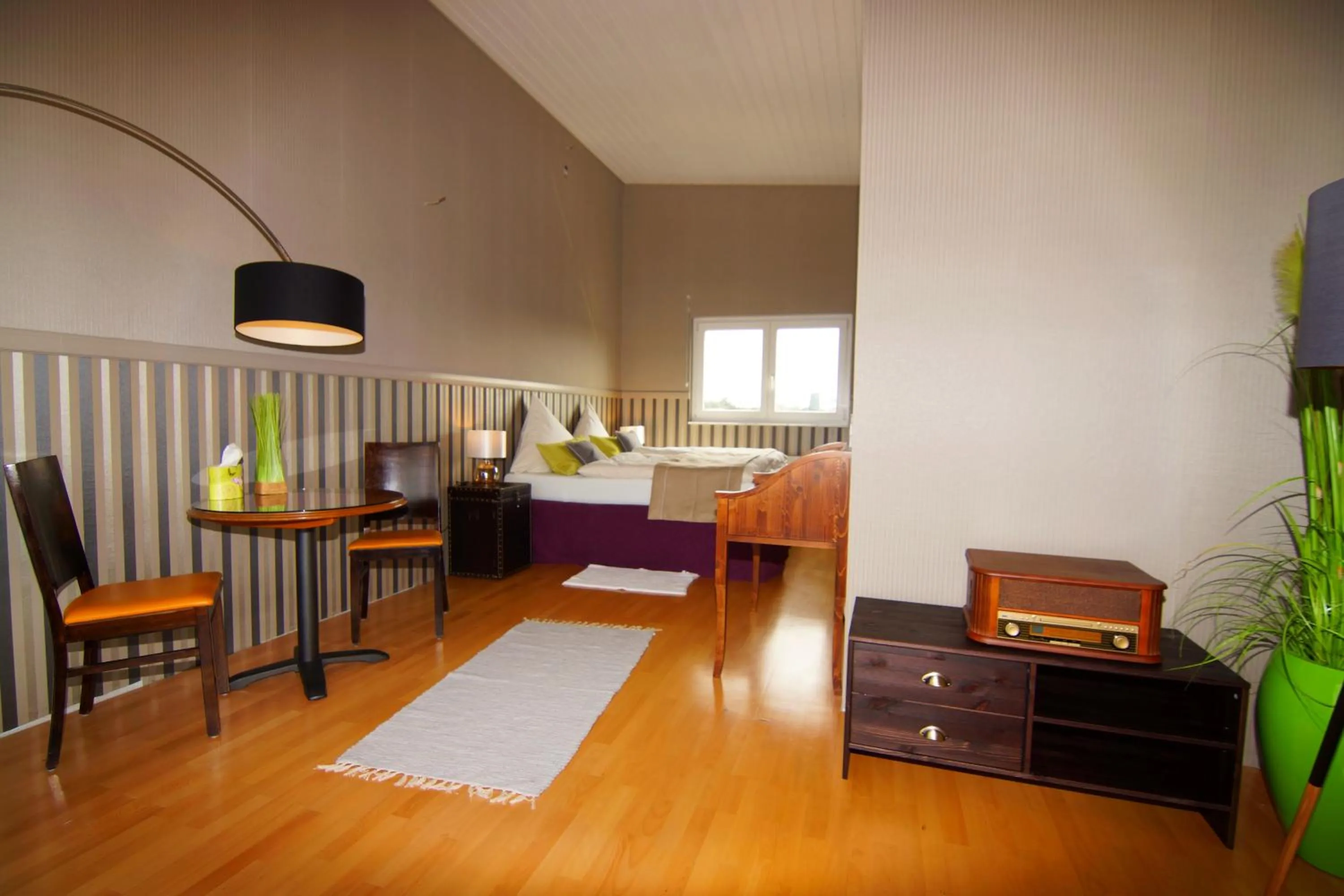 Bedroom, Bed in Hotel Rheingold