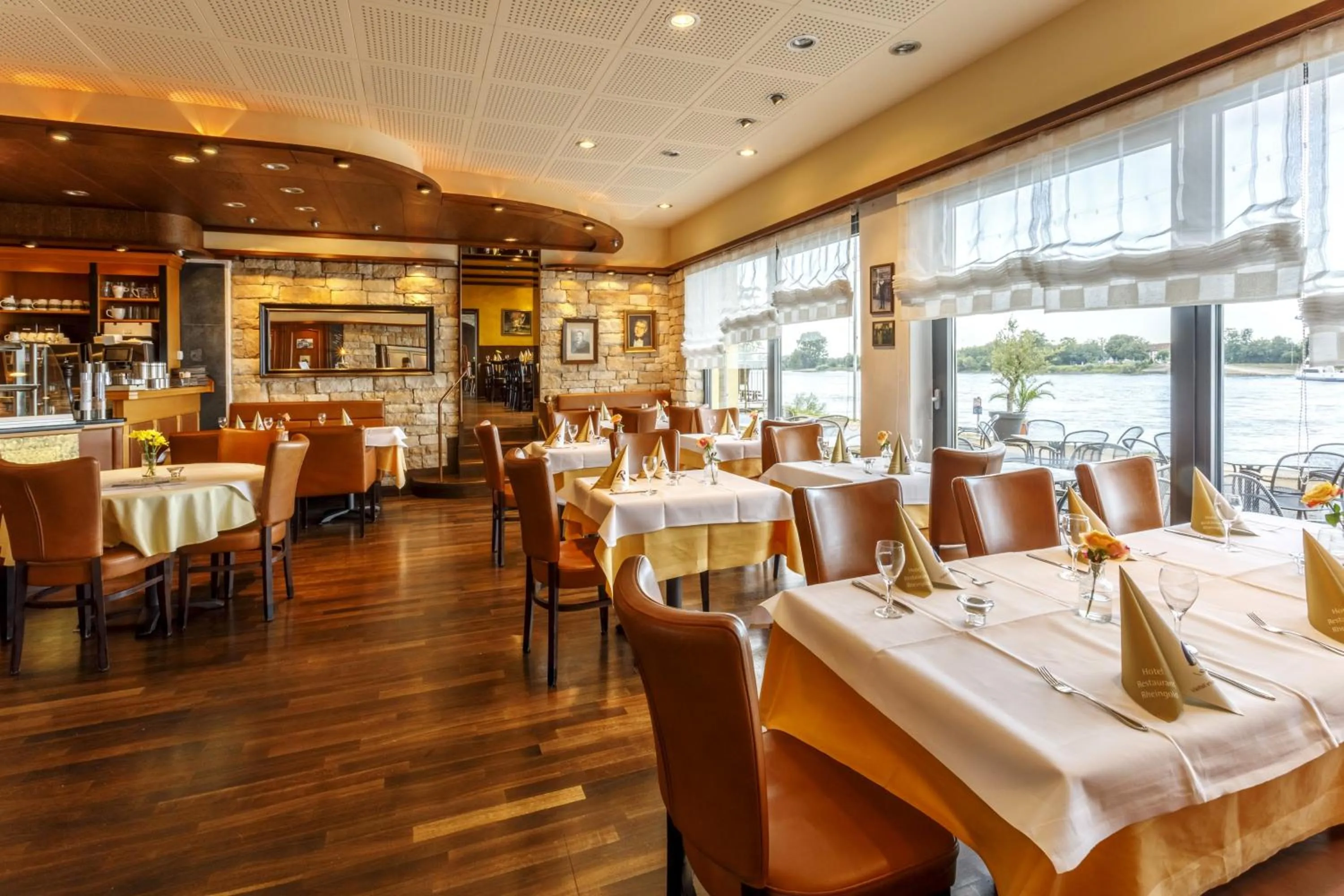 Restaurant/places to eat in Hotel Rheingold