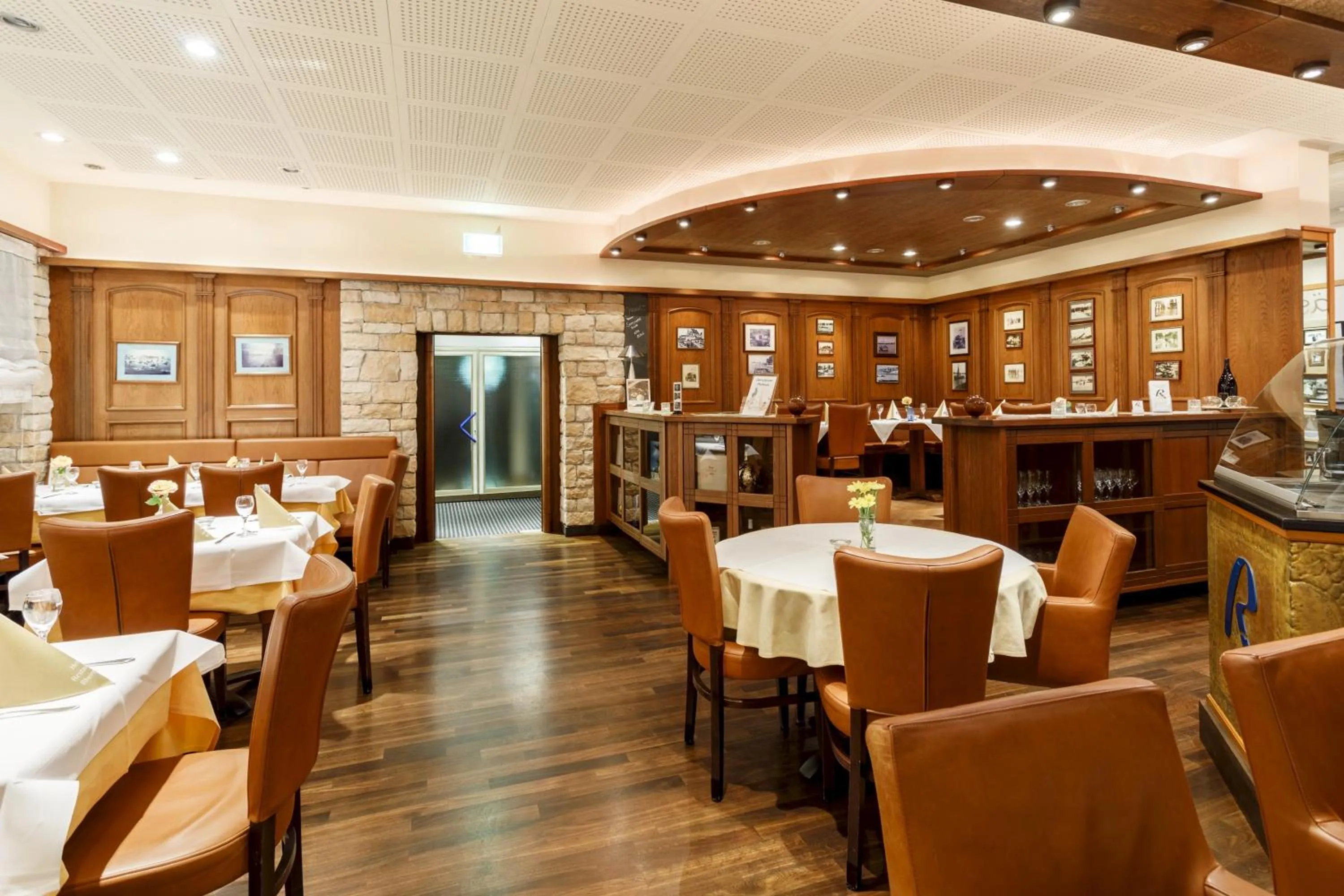 Restaurant/places to eat in Hotel Rheingold