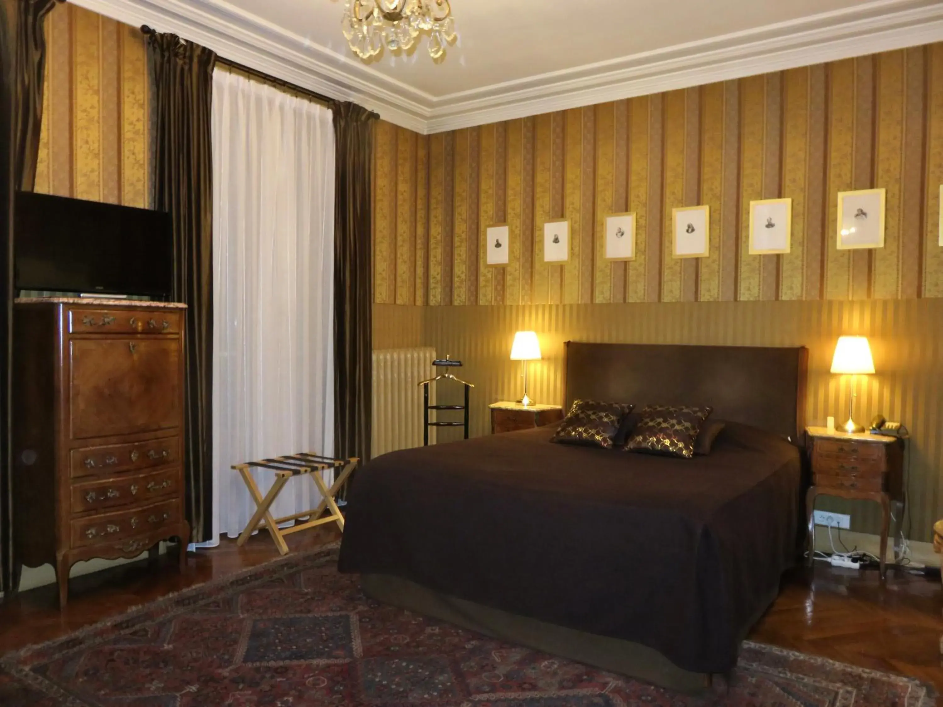 Bedroom, Bed in Hotel Windsor Home Bedroom, Bed in Hotel Windsor Home