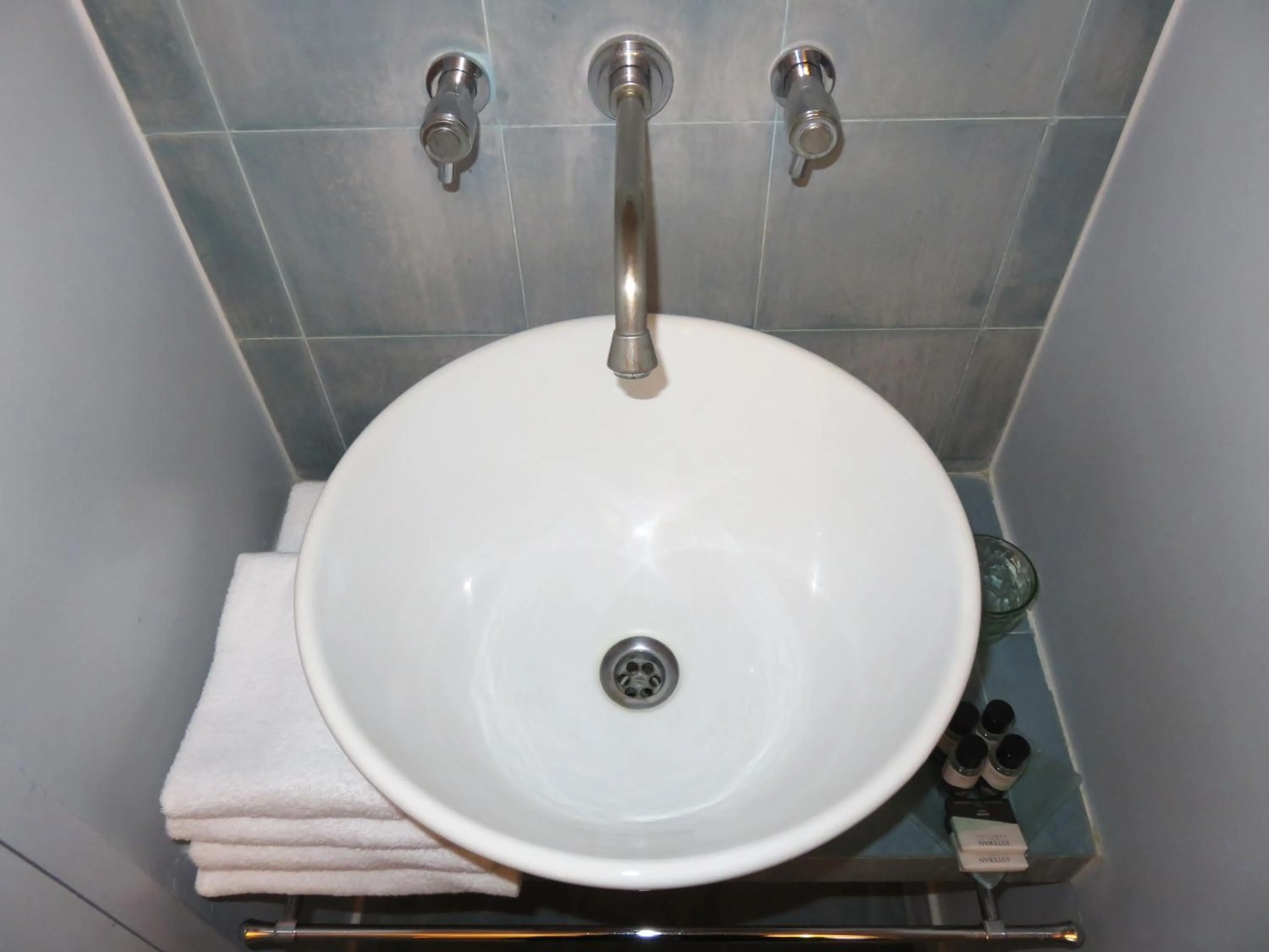 Bathroom in Hotel Windsor Home