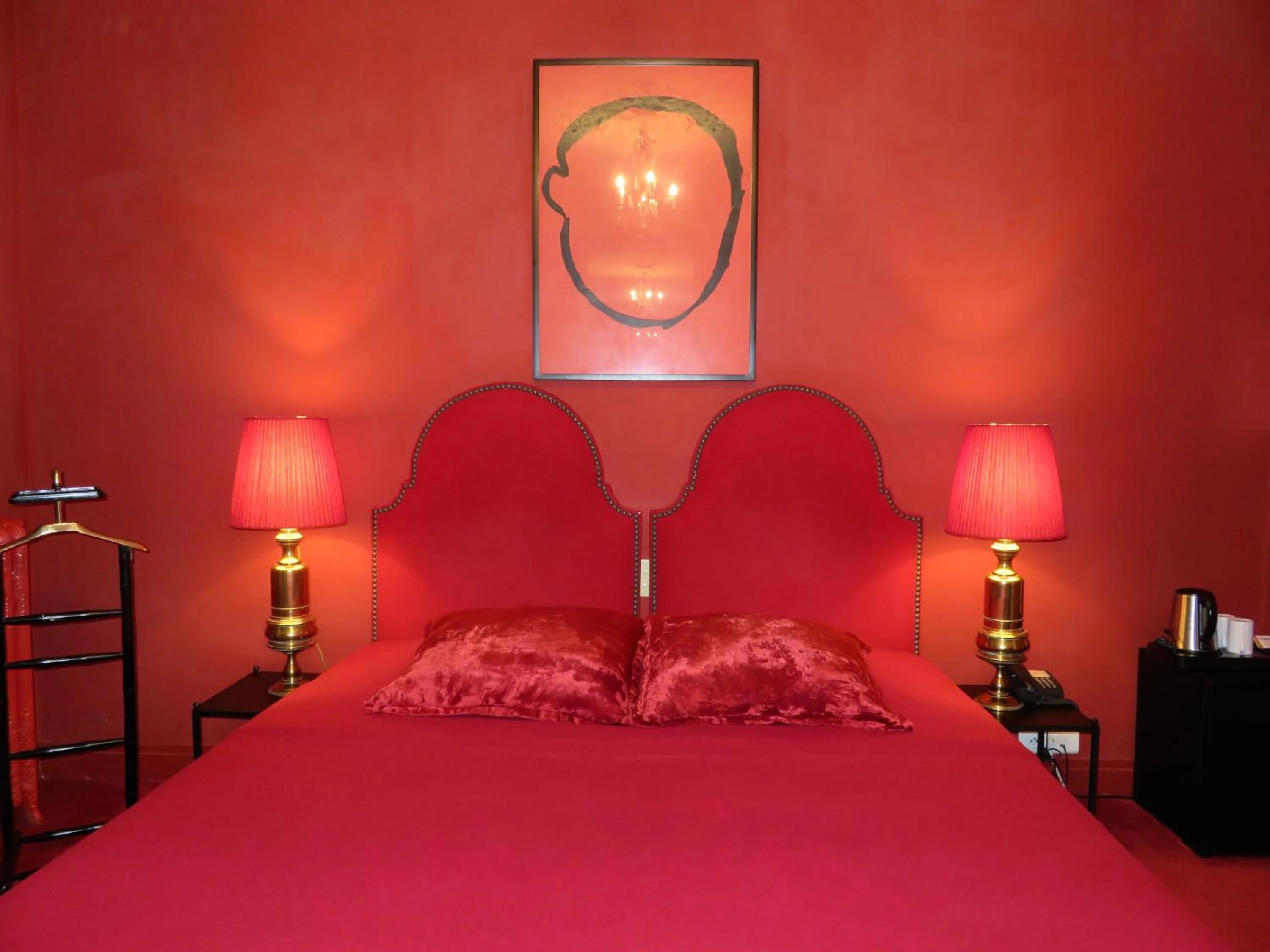 Bed in Hotel Windsor Home