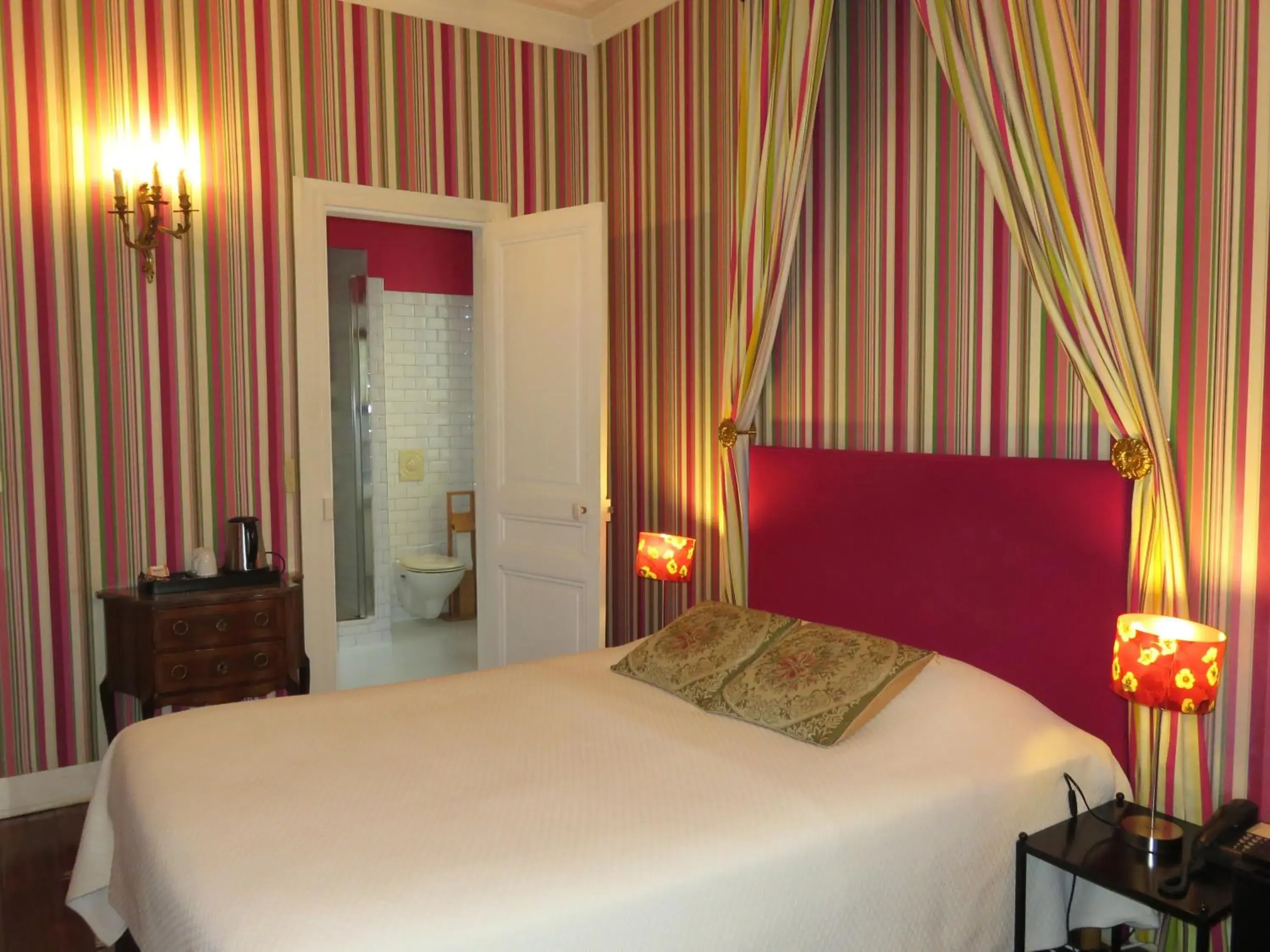 Bedroom, Bed in Hotel Windsor Home Bedroom, Bed in Hotel Windsor Home