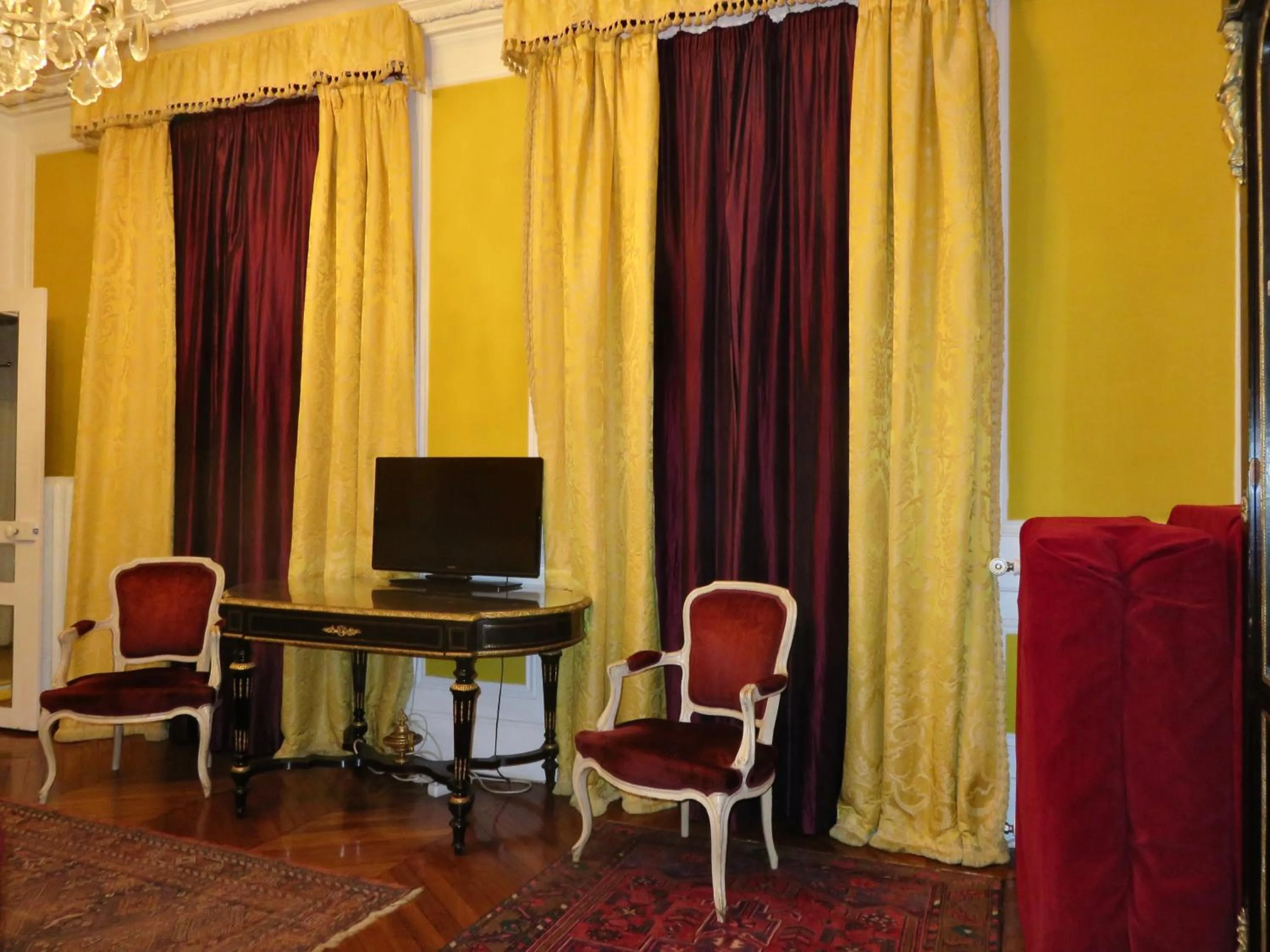 TV and multimedia in Hotel Windsor Home