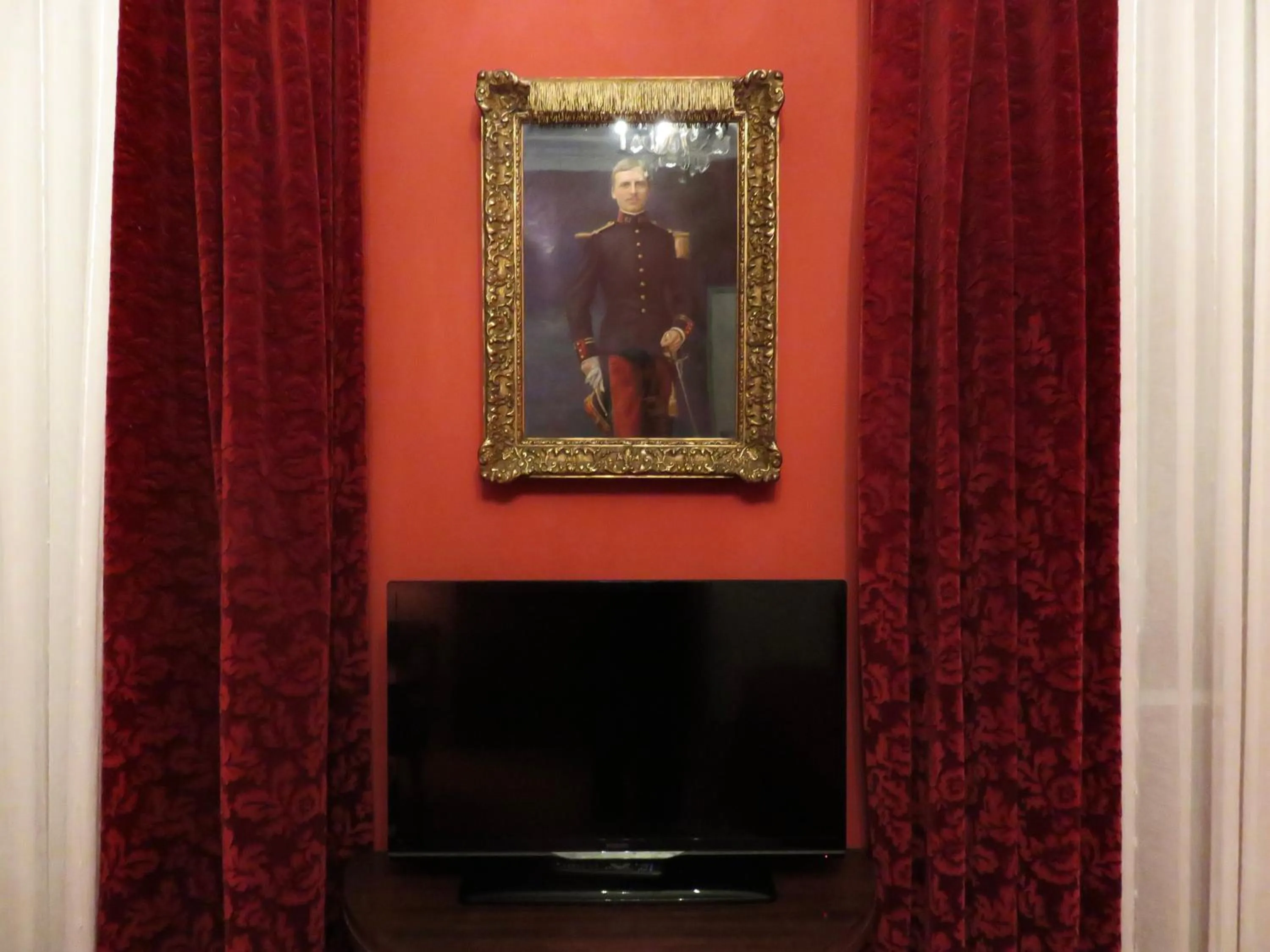 TV and multimedia in Hotel Windsor Home