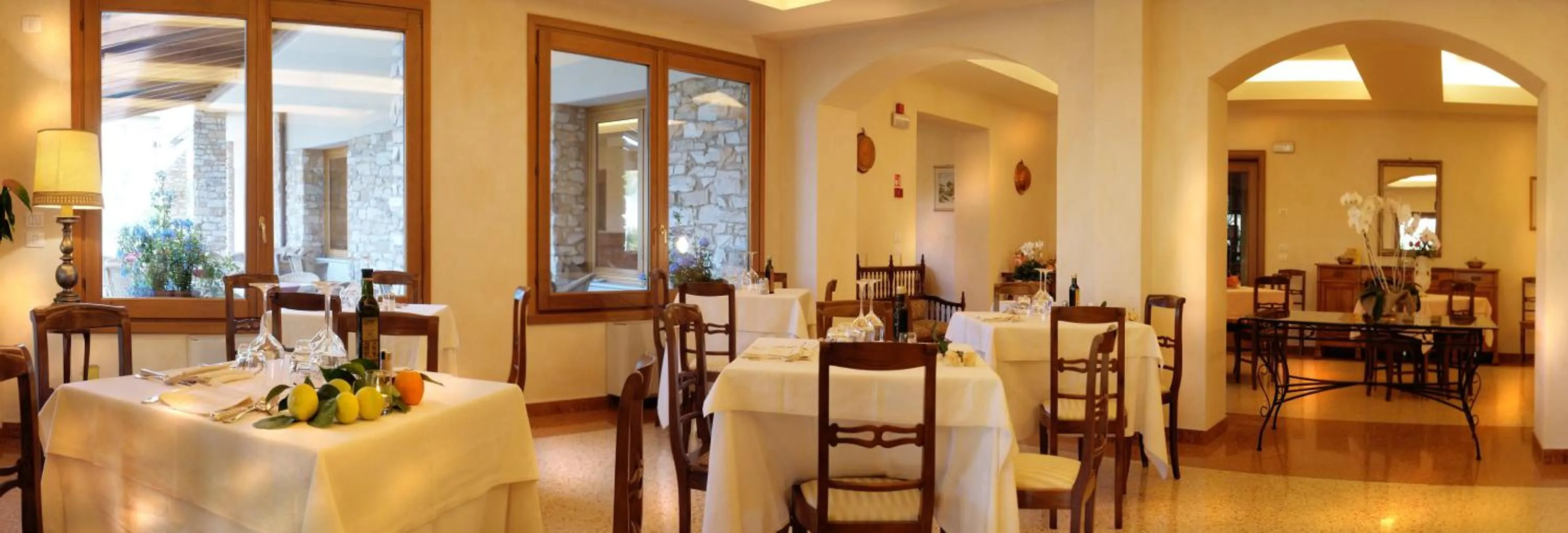 Restaurant/places to eat in Hotel Belvedere