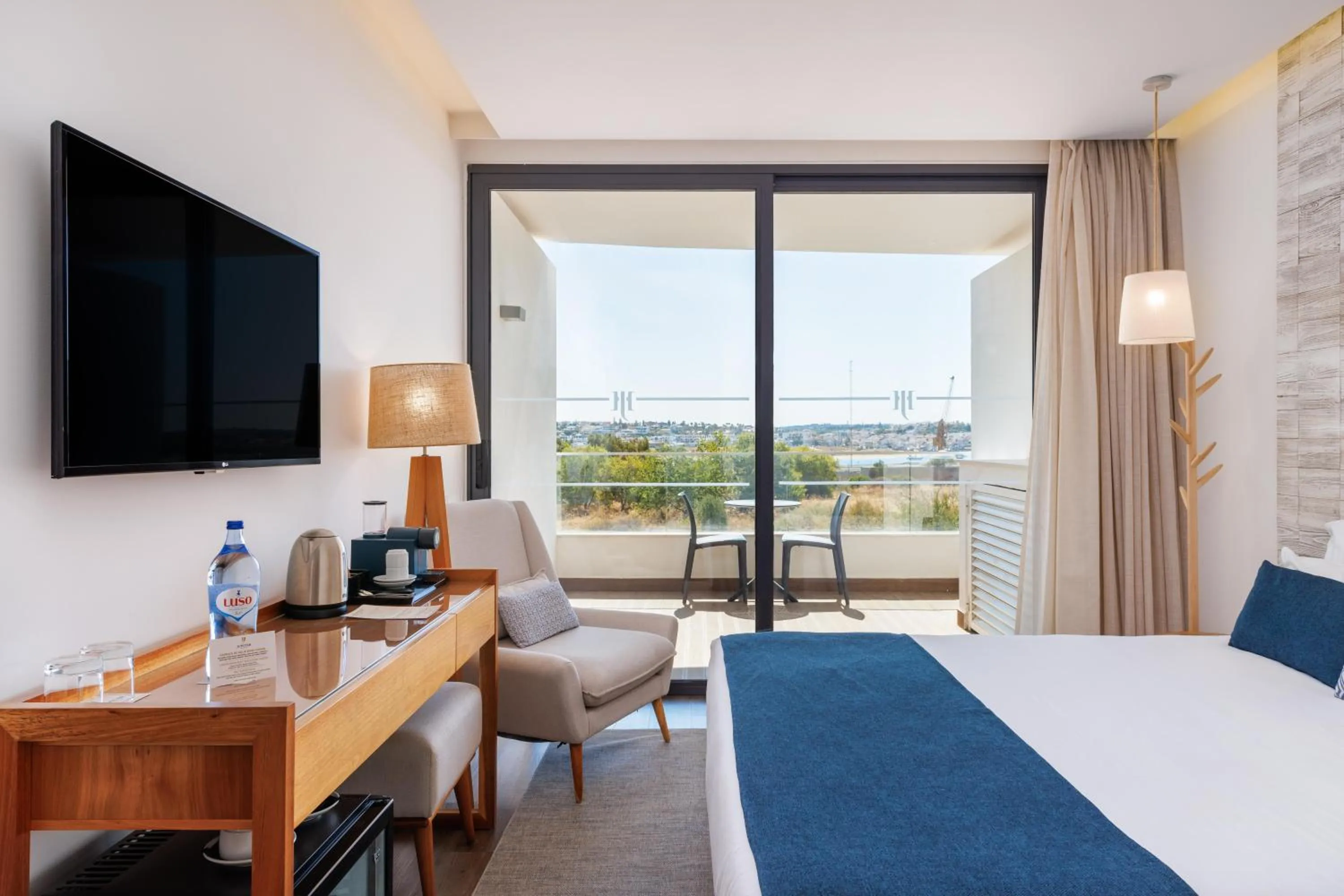 TV and multimedia, Bed in Jupiter Marina Hotel - Couples & Spa