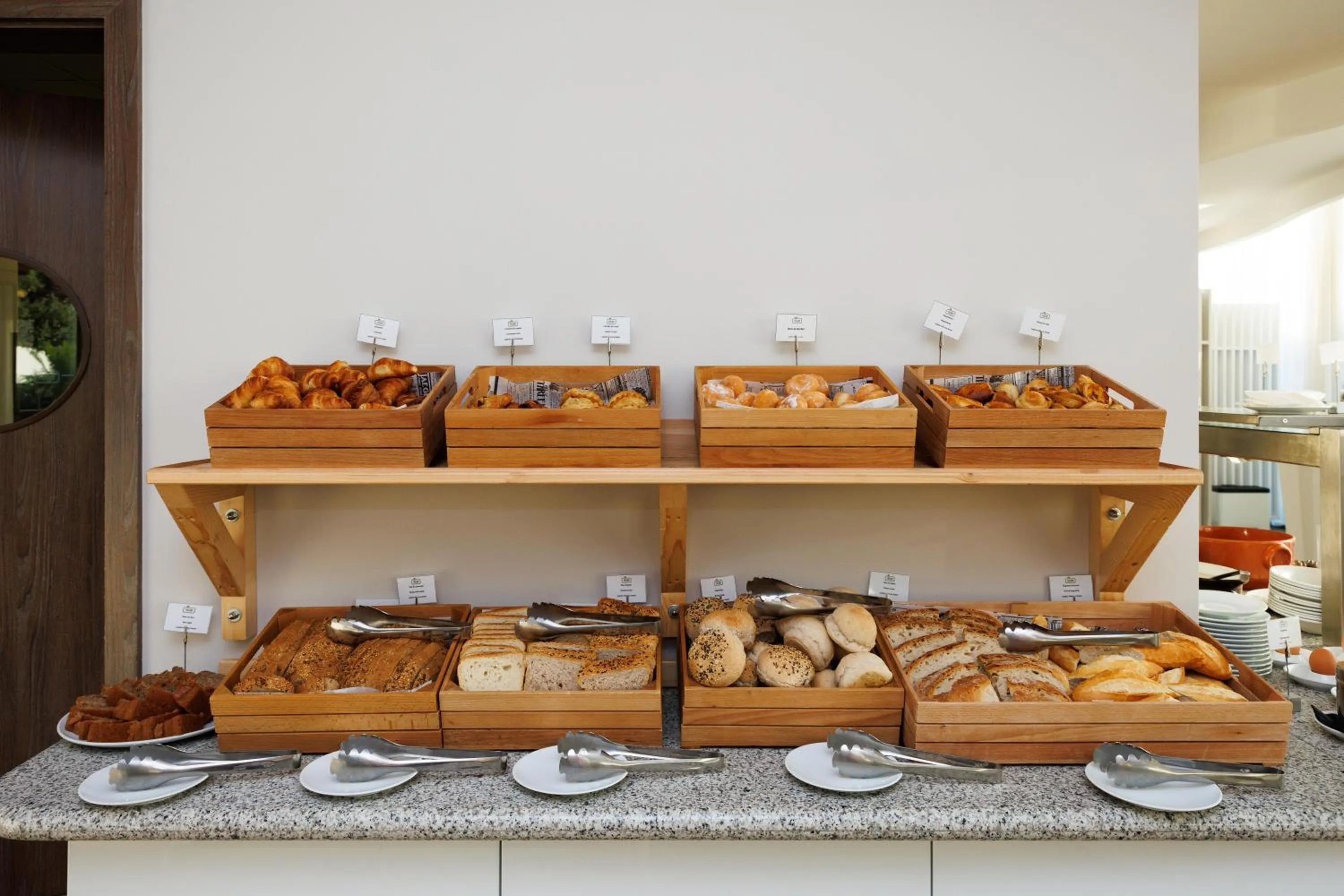 Restaurant/places to eat in Jupiter Marina Hotel - Couples & Spa